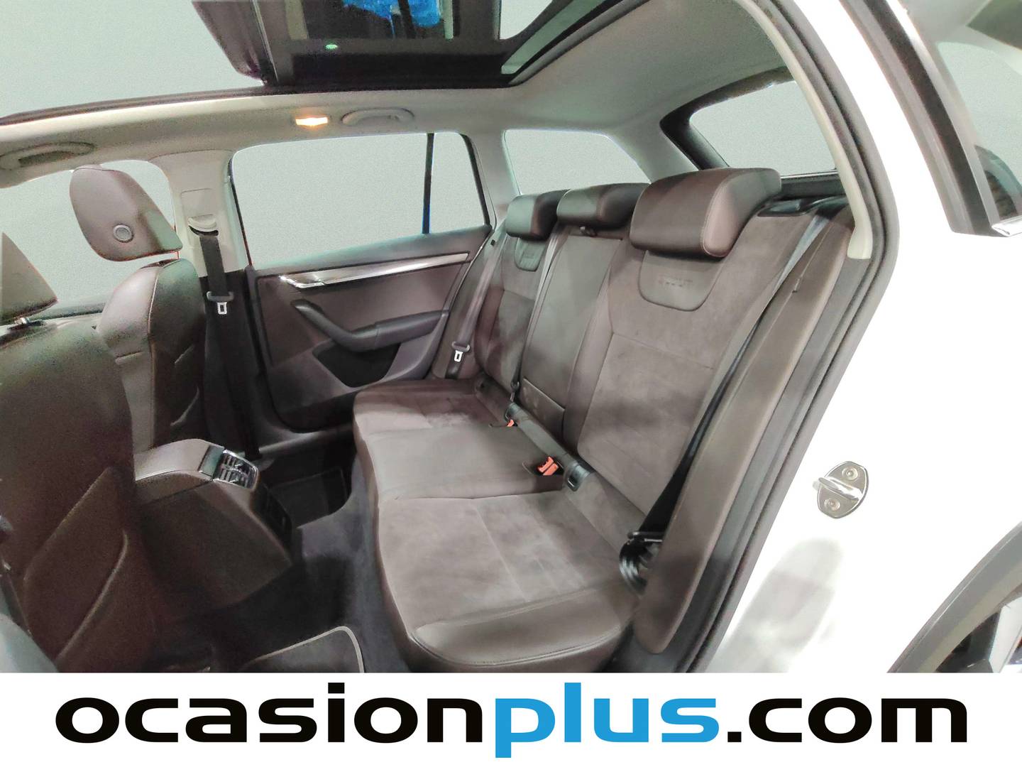 Foto asientos traseros Skoda Scout Skoda Scout 2.0 TDI CR DSG 4x4 (184 CV)