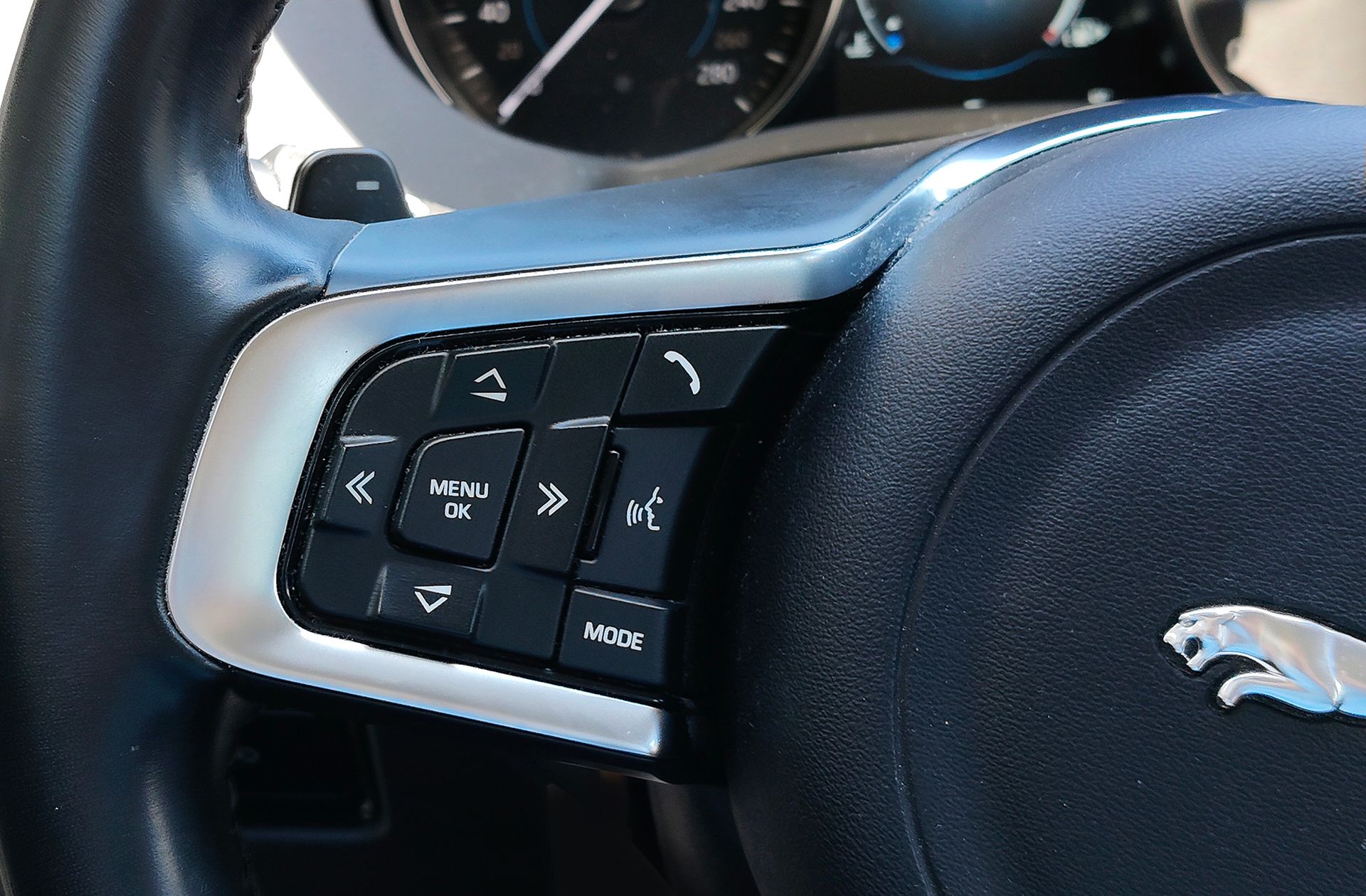 Jaguar F-Pace 2.0L i4D Prestige AWD - foto 28