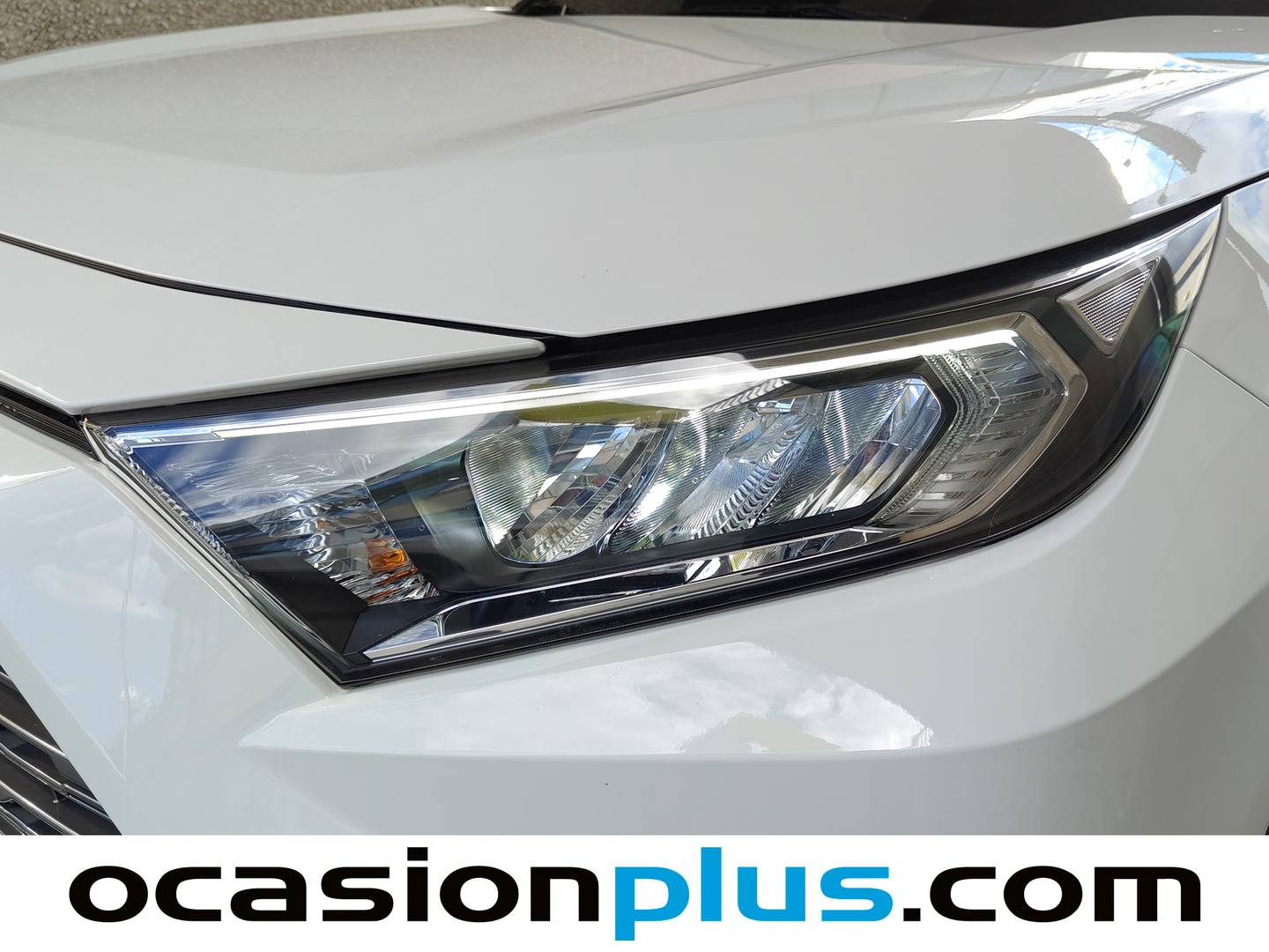 Equipamiento del Toyota Rav4 Toyota Rav4 220H Advance 4x2 (218 CV)