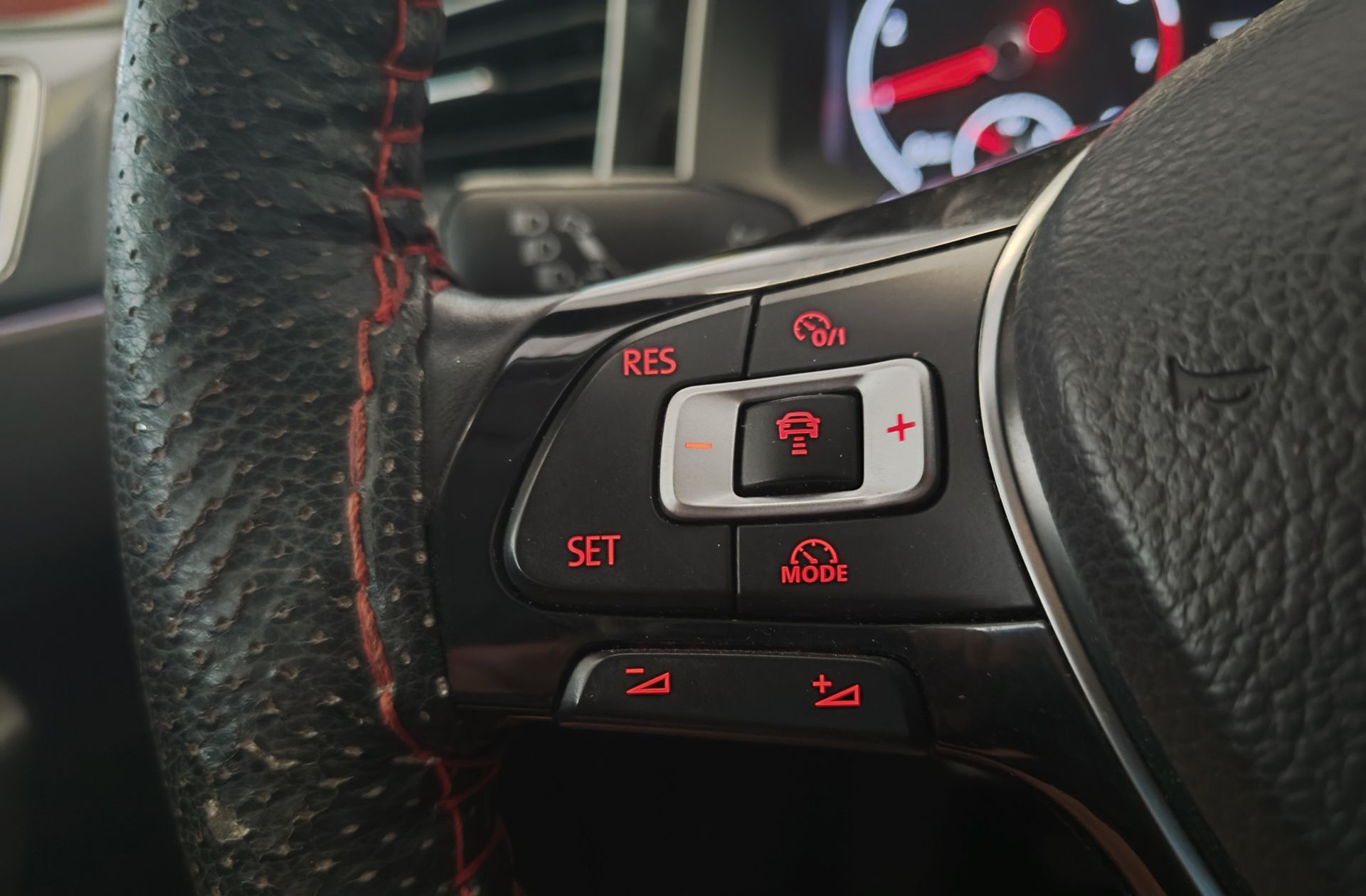 Volkswagen Polo Sport 1.0 TSI - foto 22