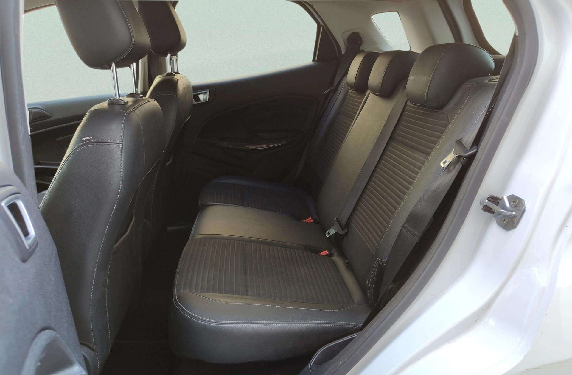 Ford EcoSport 1.0 EcoBoost Titanium - foto 10