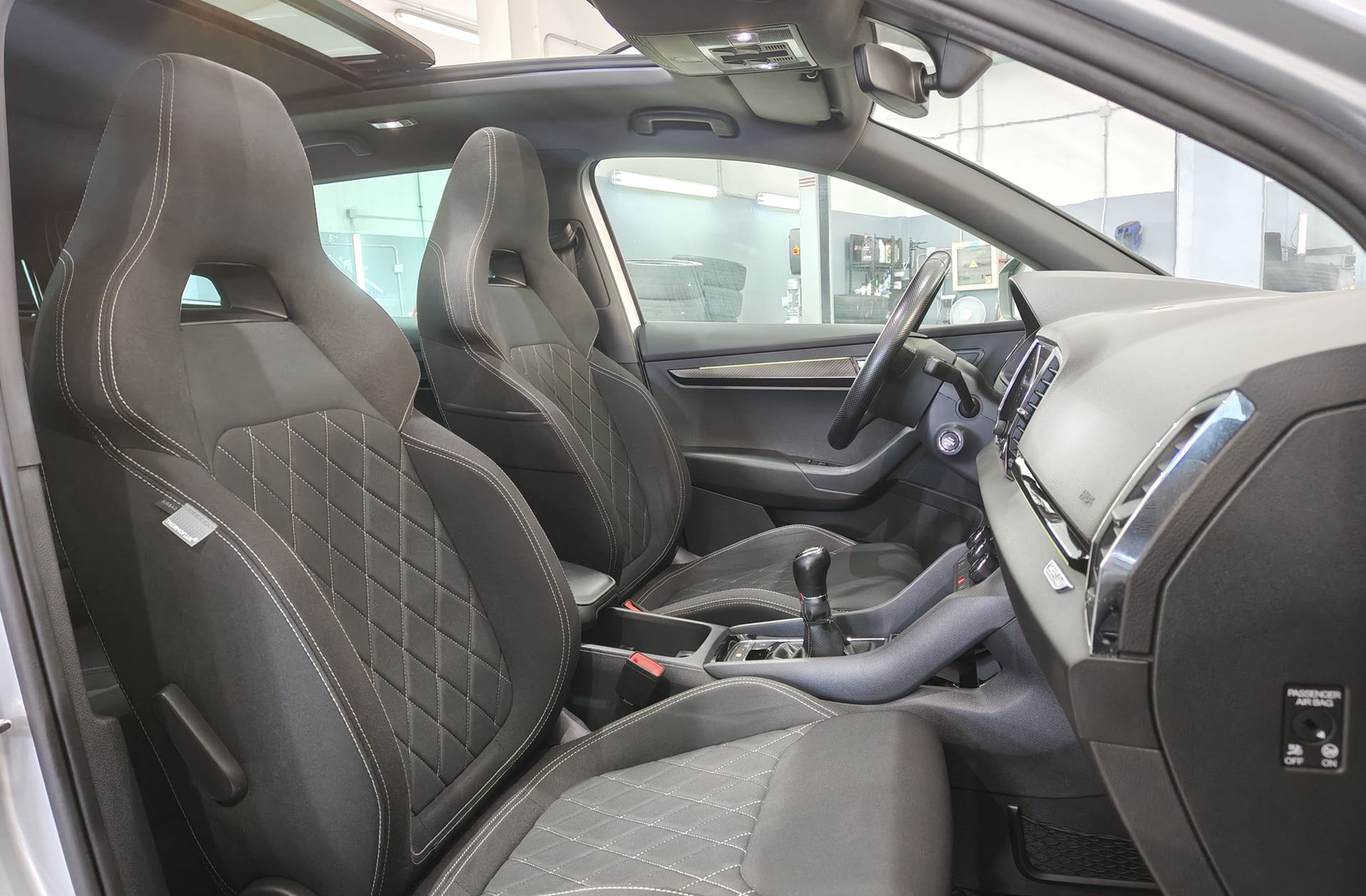 Škoda Karoq 1.5 TSI Sportline - foto 20