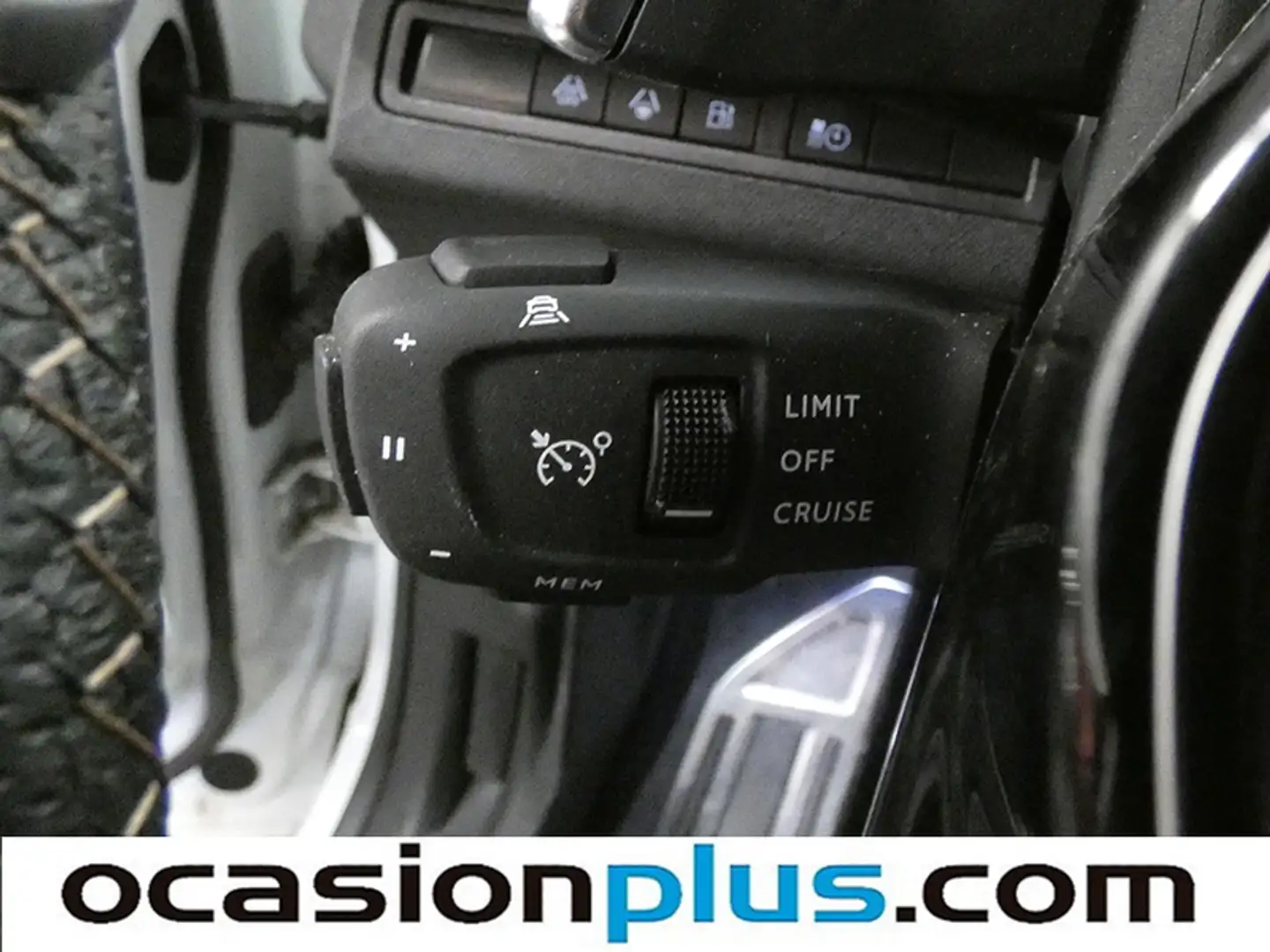 Foto Peugeot 3008 Hybrid Peugeot 3008 Hybrid 300 GT Pack e-EAT8 (300 CV)