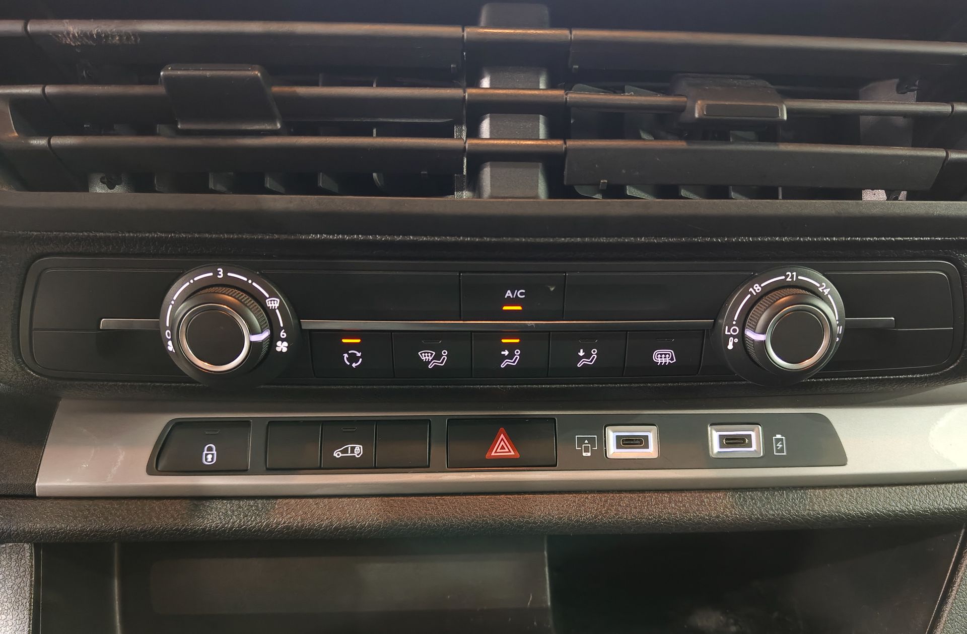 Opel Vivaro Furgon BlueHDi 120 3 plazas - foto 24