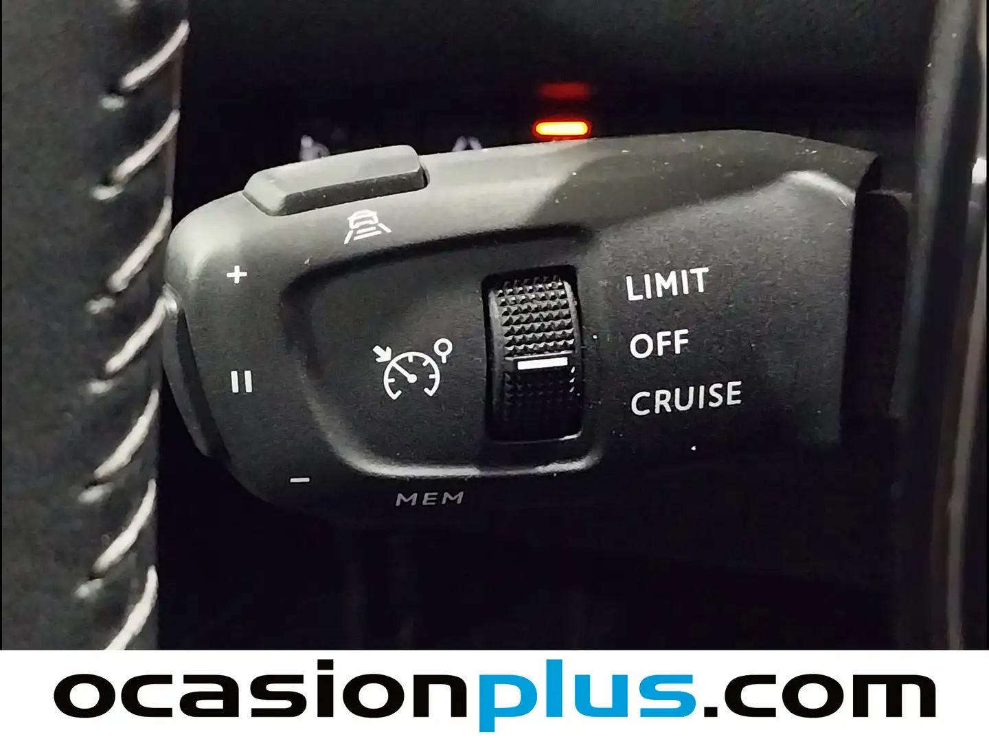 Foto Peugeot 2008 Peugeot 2008 PureTech 130 S&S Allure Pack EAT8 (130 CV)