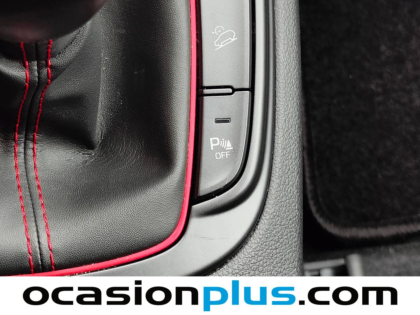 Extras del Hyundai Kona Hyundai Kona 1.0 TGDi Tecno 4x2 AEB (120 CV)