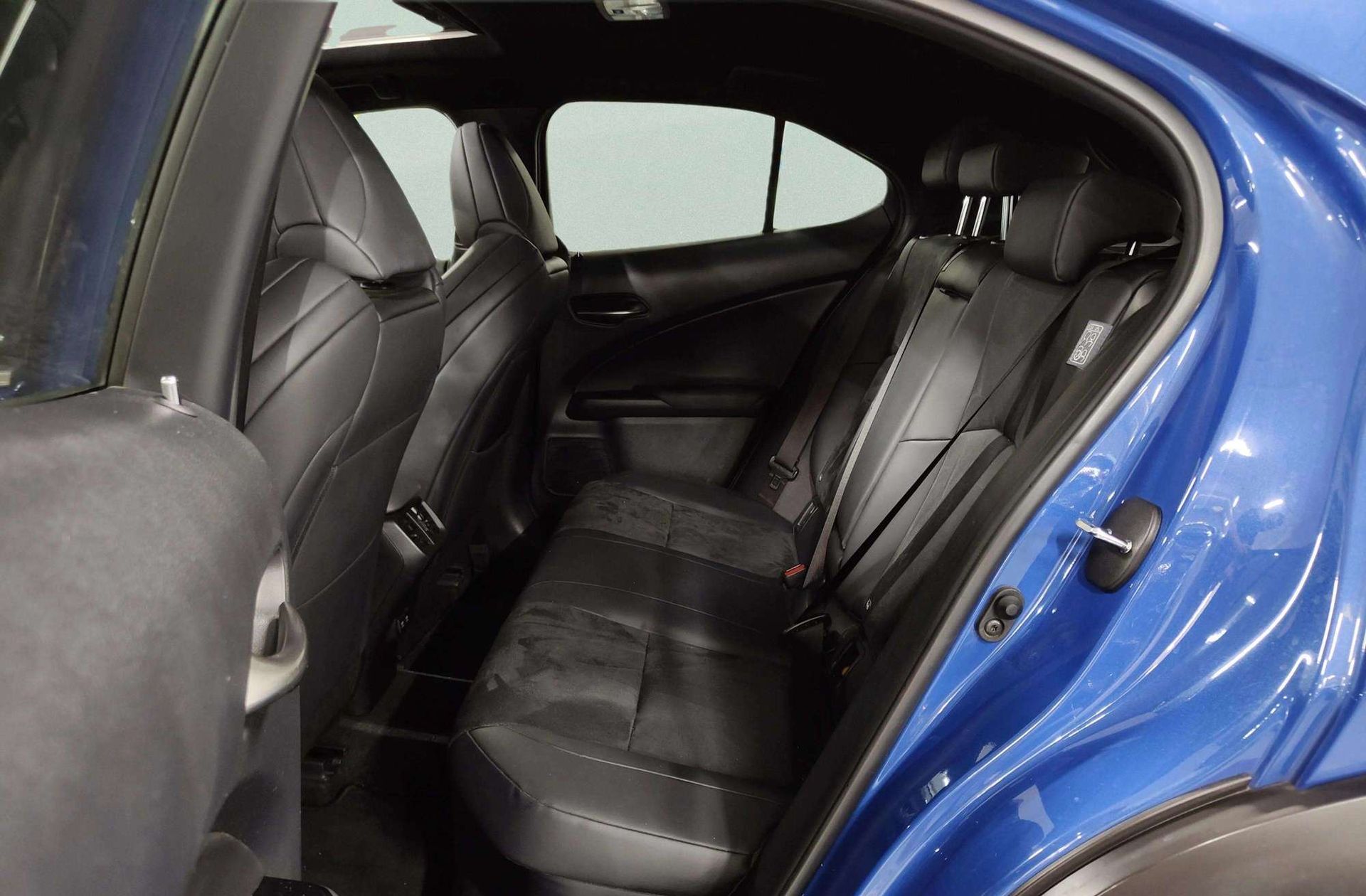 Lexus UX 250h F Sport - foto 19