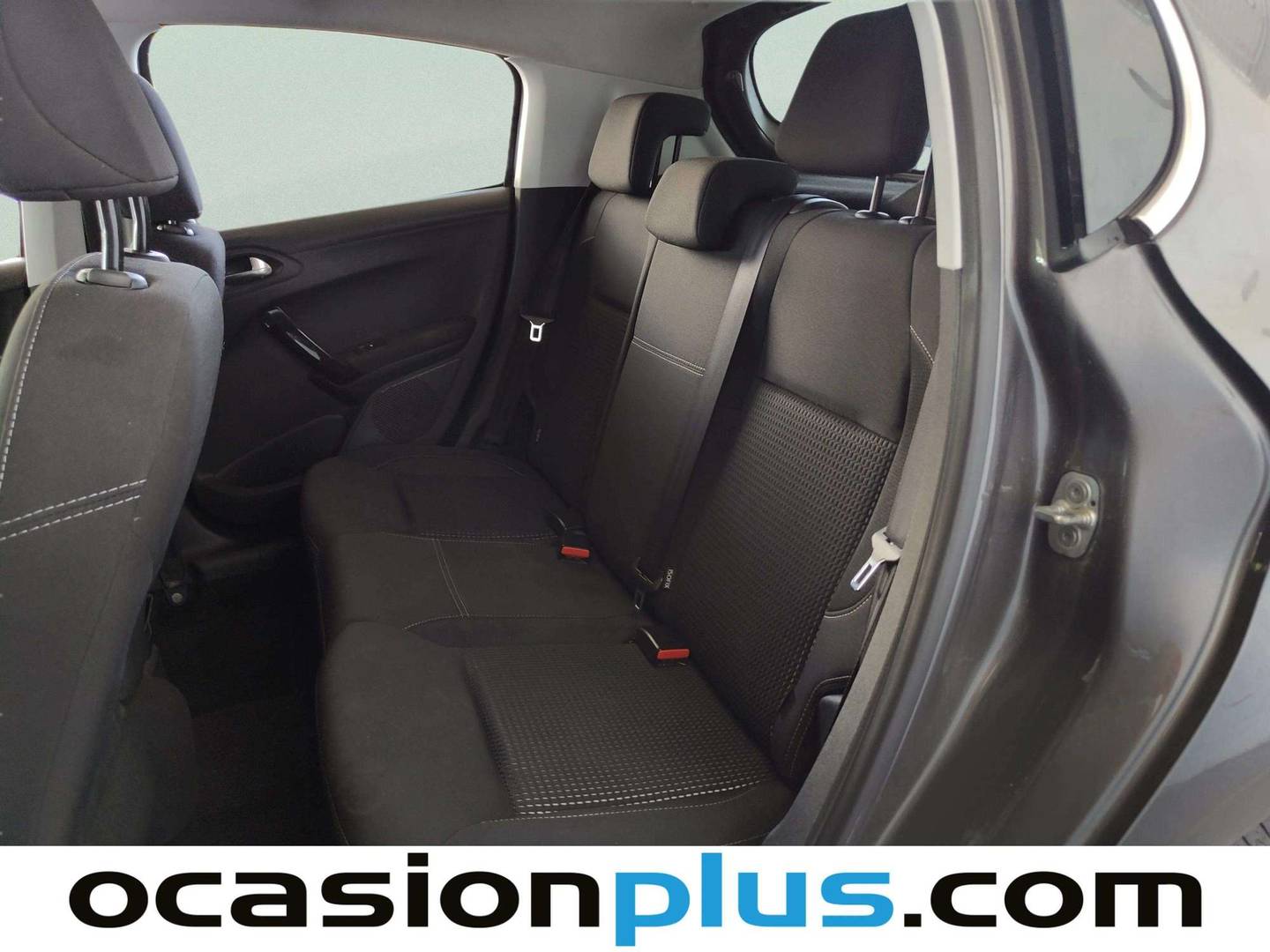Foto asientos traseros Peugeot 208 Peugeot 208 PureTech 110 S&S Tech Edition (110 CV)
