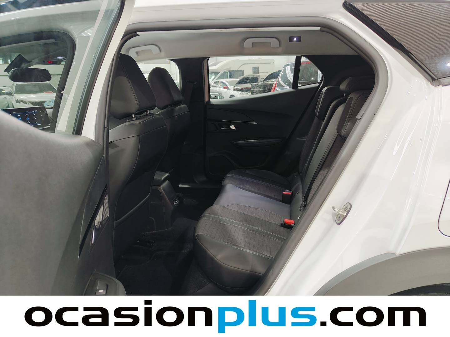 Foto asientos traseros Peugeot 2008 Peugeot 2008 PureTech 130 S&S Allure EAT8 (130 CV)