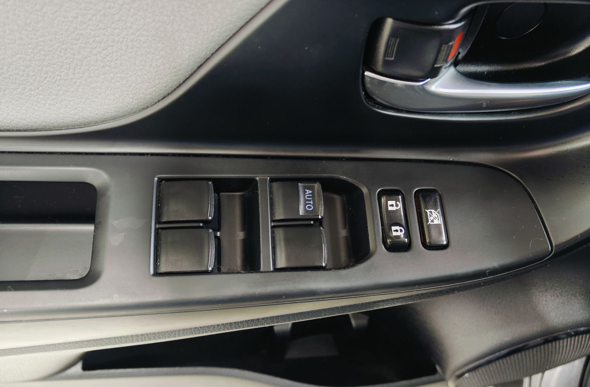 Toyota Yaris 1.5 Hybrid Active - foto 31