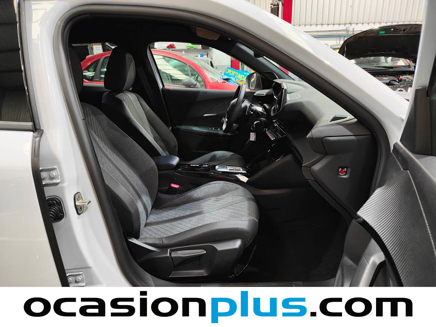 Peugeot 2008 Peugeot 2008 Allure Hybrid eDCS6 (145 CV) km 0