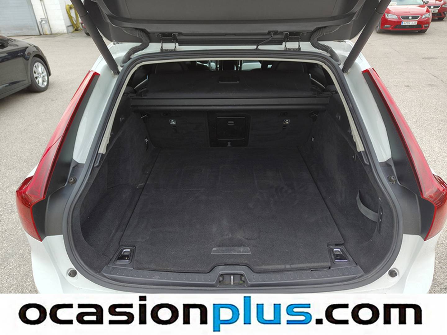 Foto Volvo V90 Volvo V90 D4 Momentum Auto (190 CV)