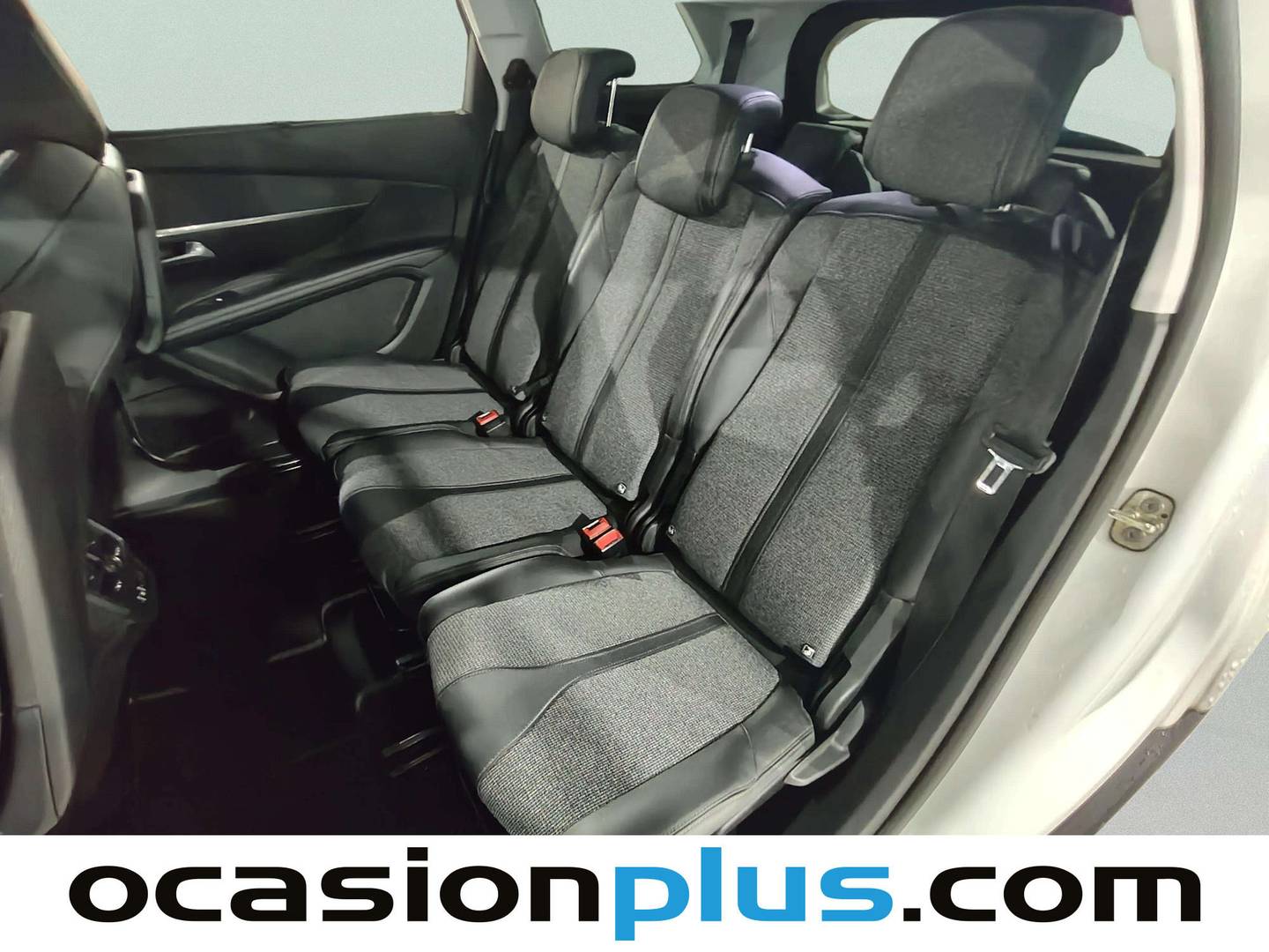 Foto asientos traseros Peugeot 5008 Peugeot 5008 PureTech 130 Allure (130 CV) 7 Plazas