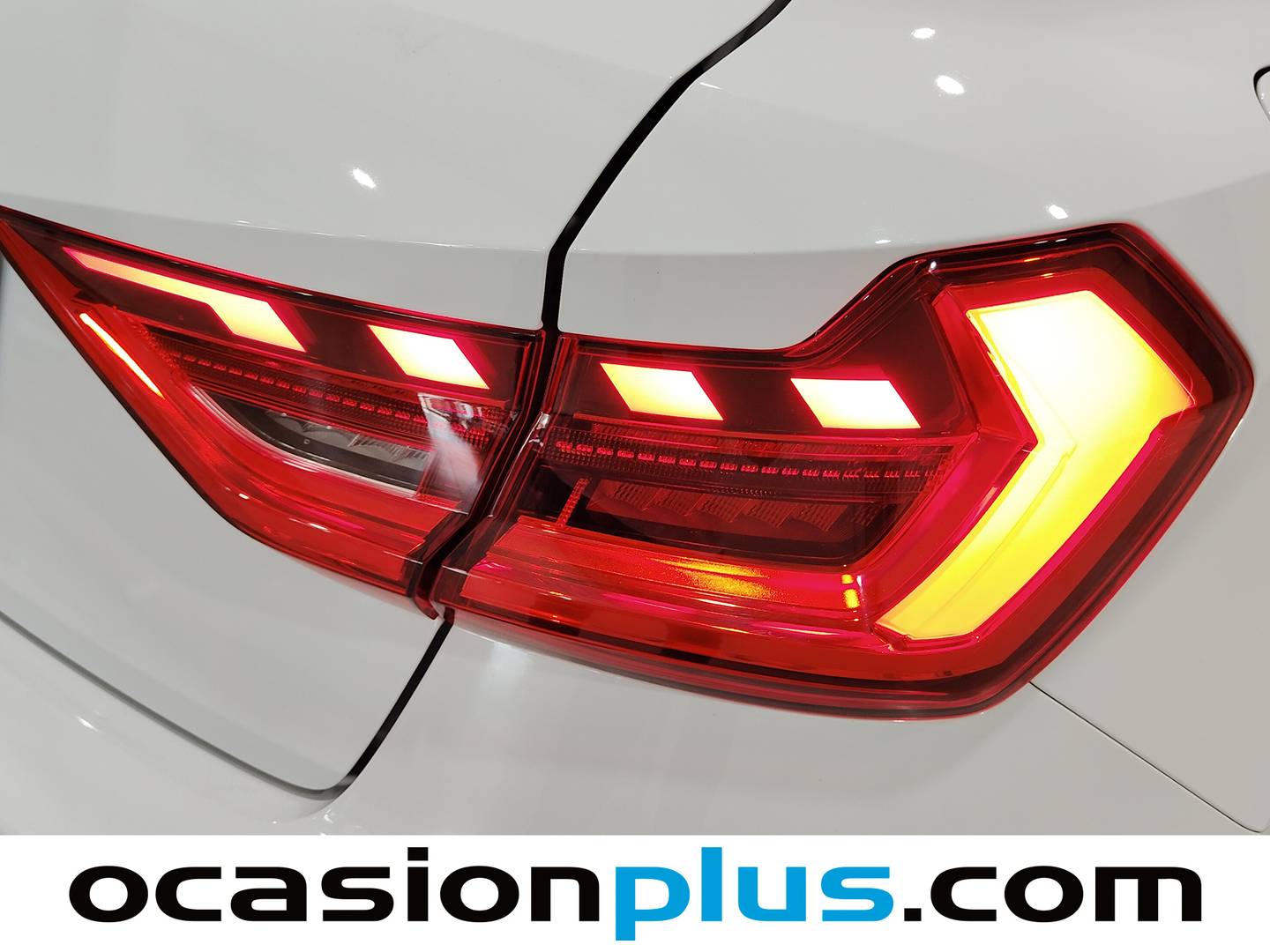Paquetes del Audi A1 Audi A1 Sportback Adrenalin edition 30 TFSI (110 CV) (pack S - line)