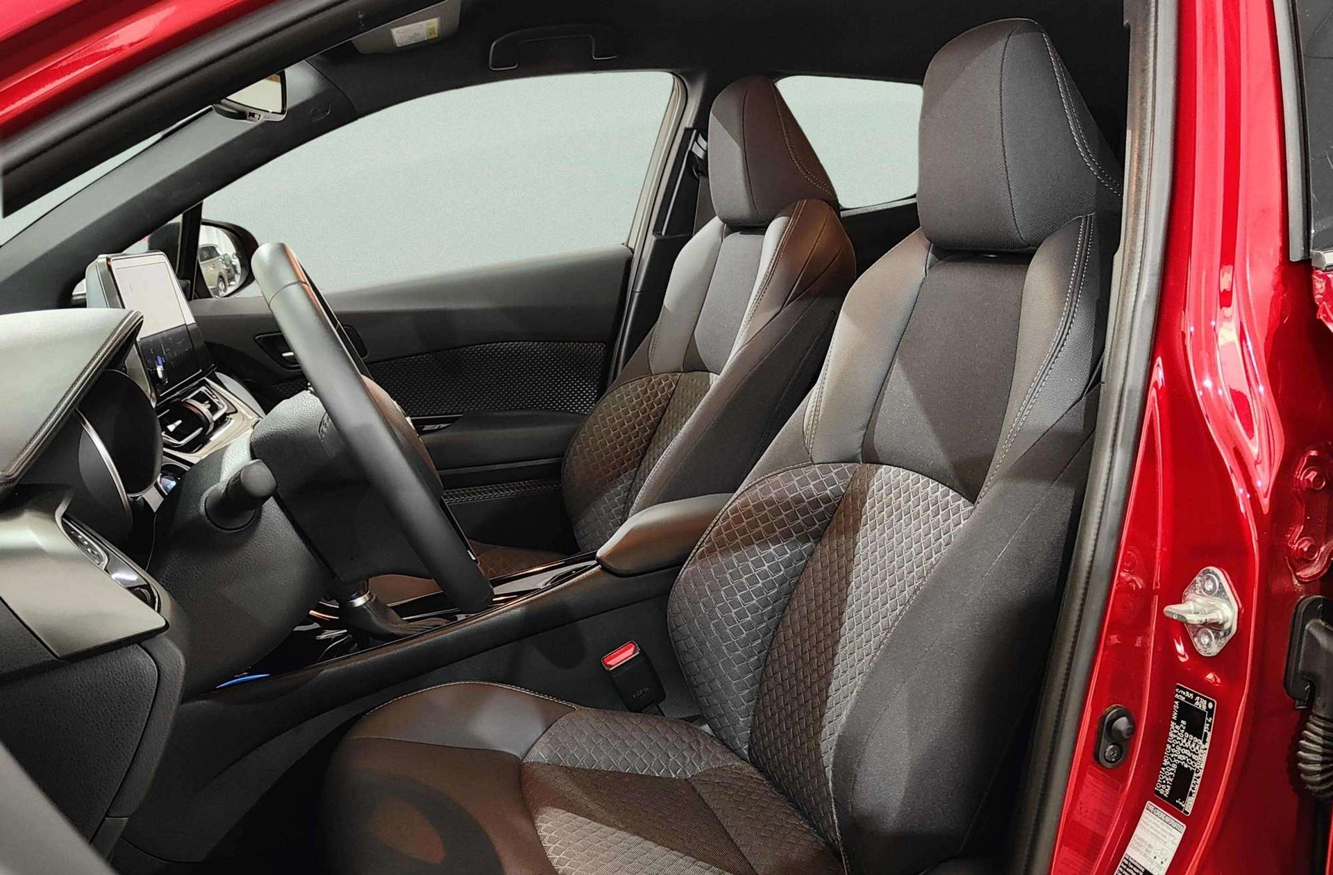 Toyota C-HR 1.8 125H Advance - foto 13