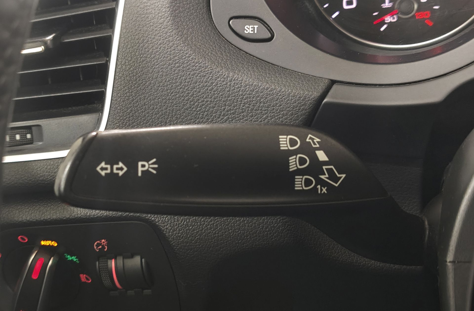 Audi Q3 Advanced 2.0 TDI - foto 22