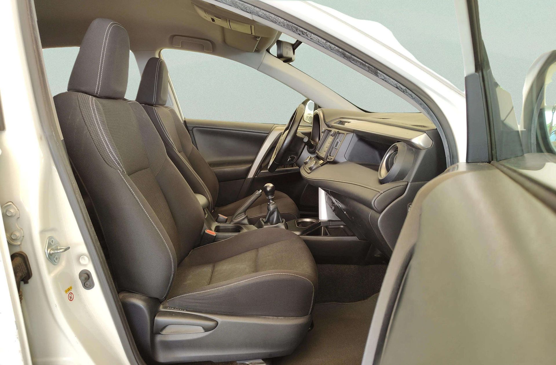 Toyota RAV4 150D 2WD Advance - foto 17
