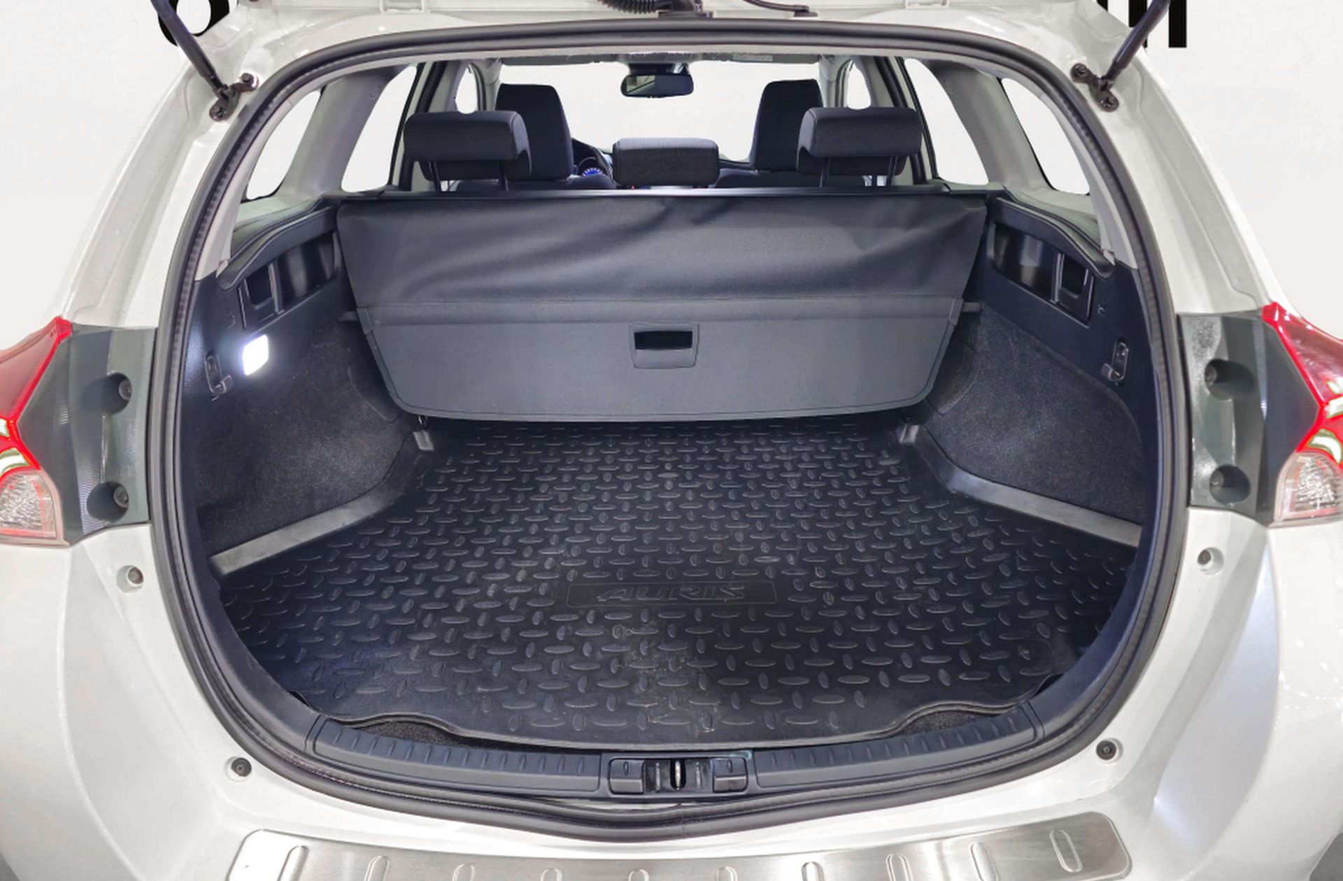 Toyota Auris 140H Touring Sports Active - foto 14