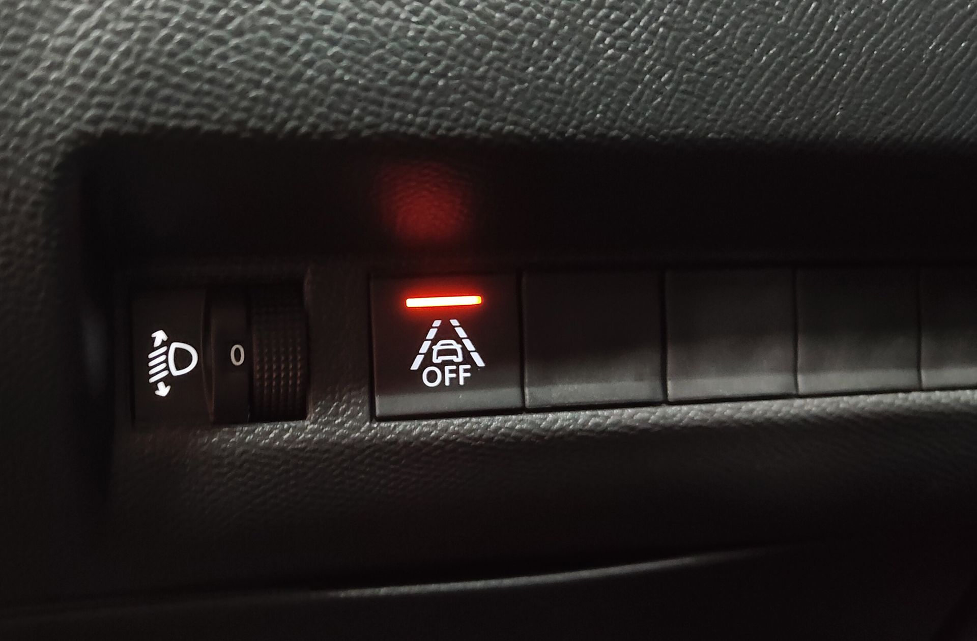 Peugeot 2008 PureTech 130 Allure Pack EAT8 - foto 11