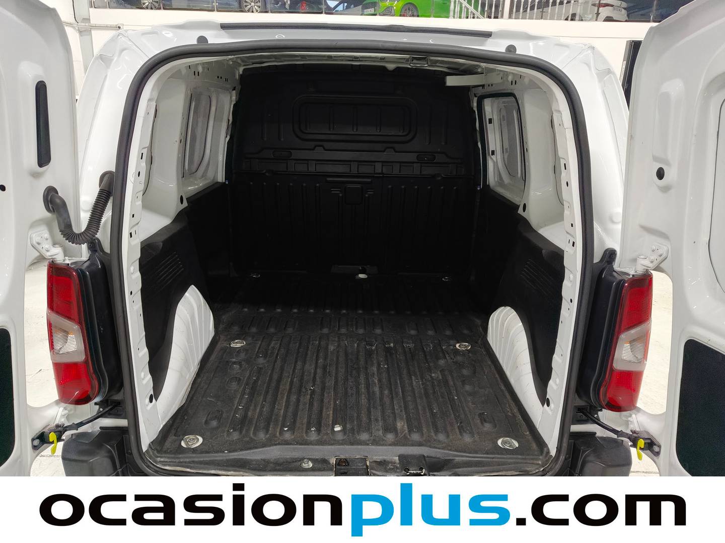 Foto asientos delanteros Peugeot Partner Peugeot Partner Furgon BlueHDi 100 Pro Standard 600kg (98 CV)