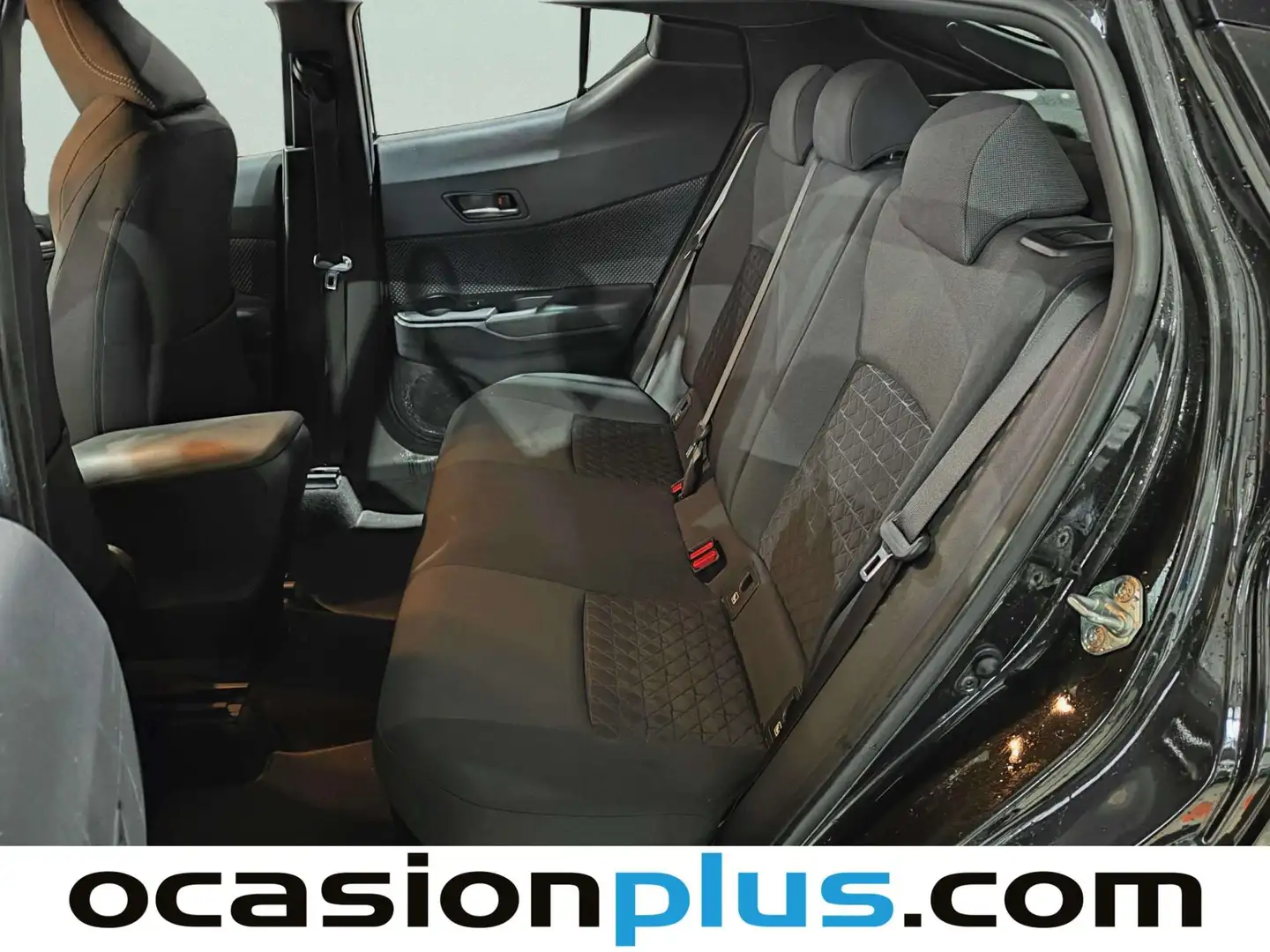 Foto Toyota C-HR Toyota C-HR 1.8 125H Advance (122 CV)