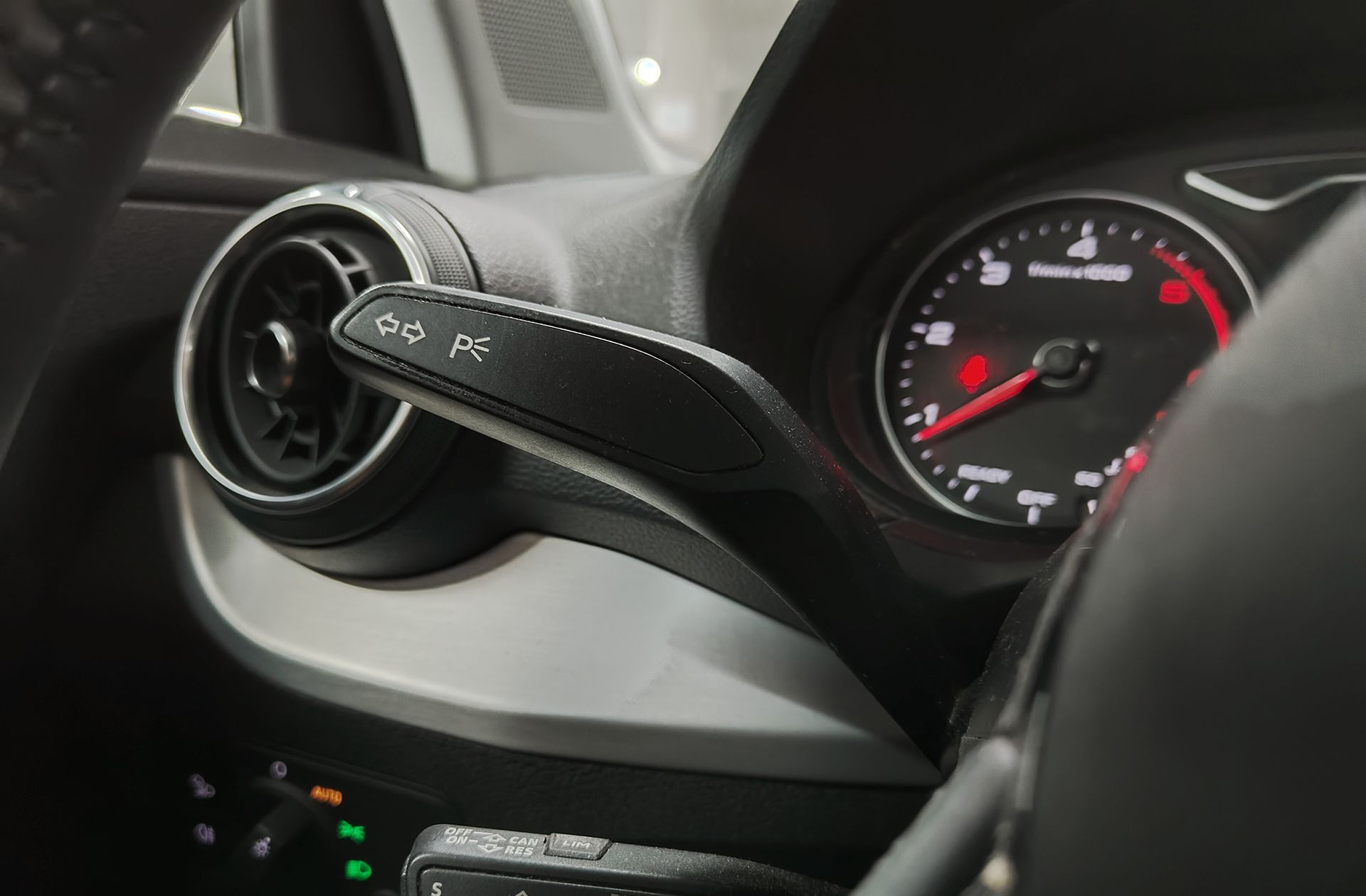 Audi Q2 design 35 TDI S tronic - foto 24