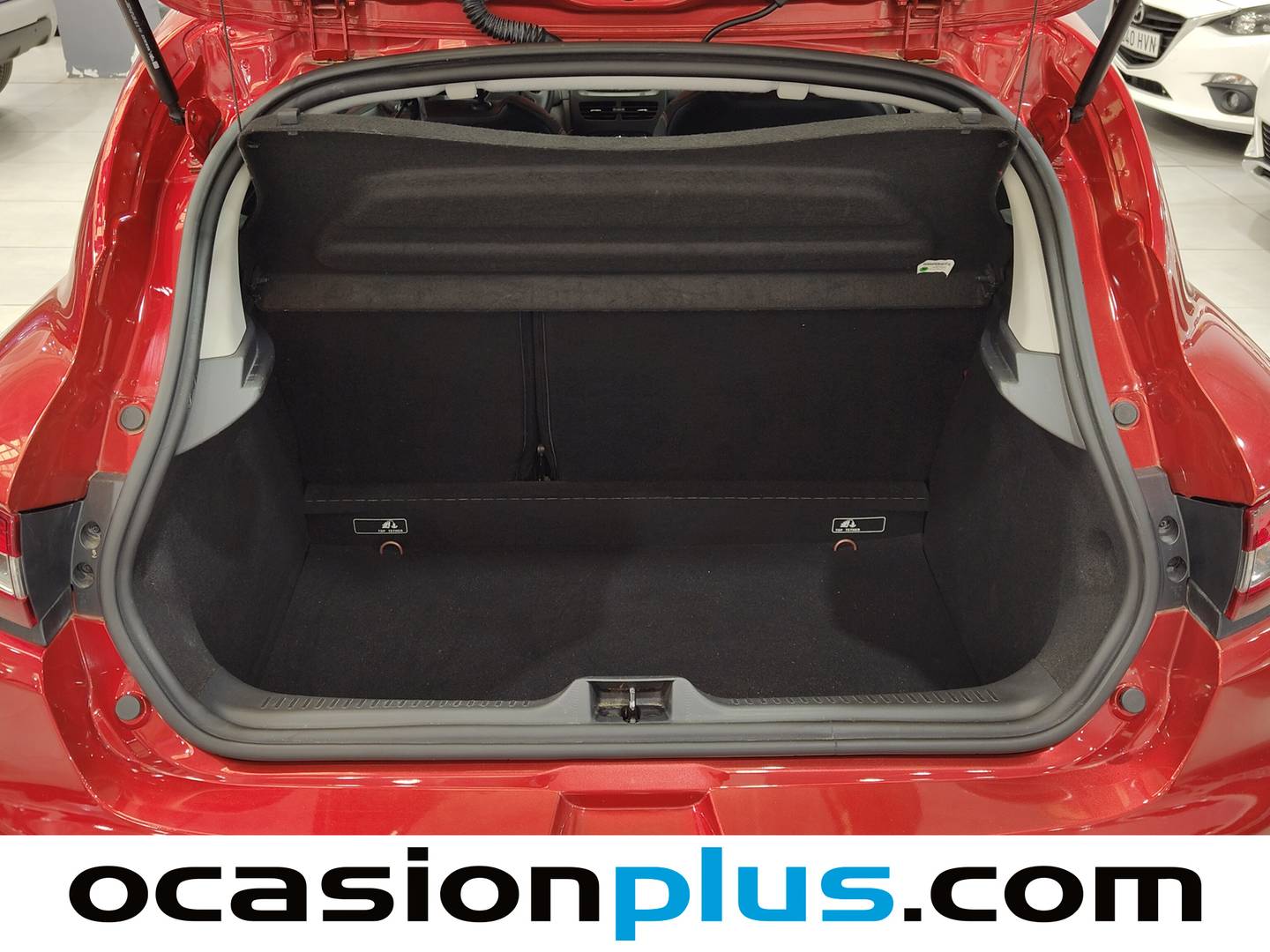 Fotos maletero Renault Clio Renault Clio 1.2 16v Authentique (75 CV)