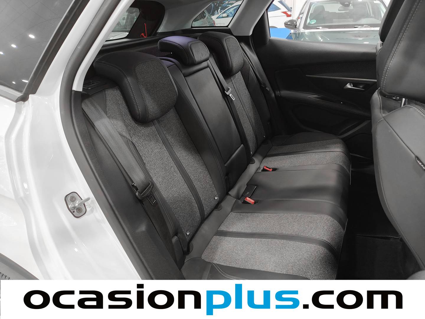 Foto Peugeot 3008 Peugeot 3008 PureTech 130 Allure EAT8  (130 CV)