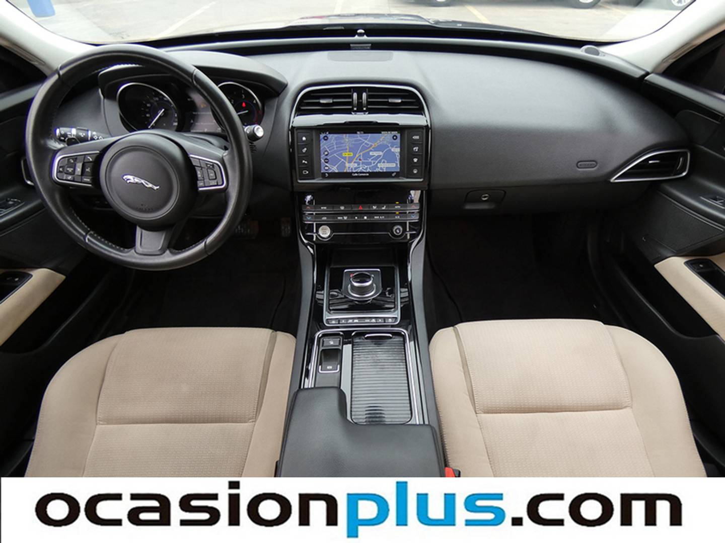 Foto Jaguar XE Jaguar XE 2.0 Diesel Pure RWD AUTO (180 CV)