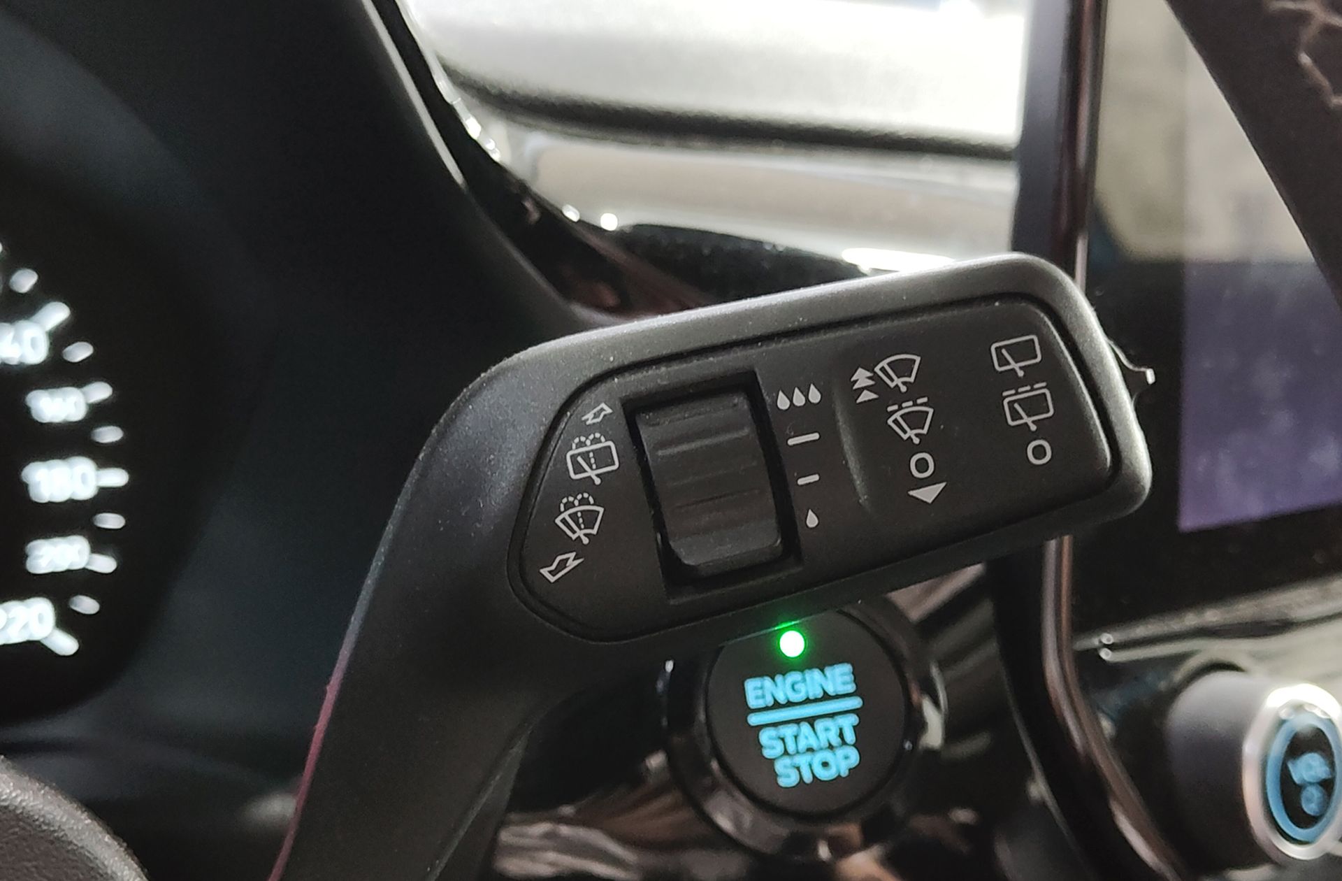 Ford Fiesta 1.0 EcoBoost Titanium - foto 28