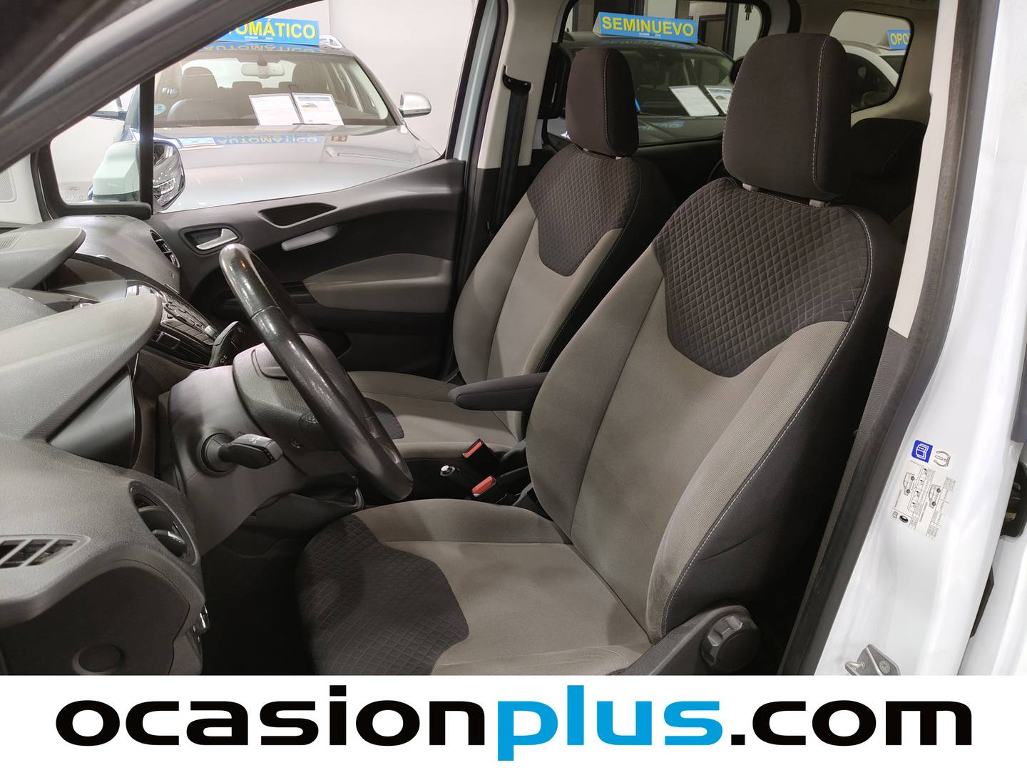 Foto asientos delanteros Ford Tourneo Courier Ford Tourneo Courier 1.0 EcoBoost Titanium (100 CV)