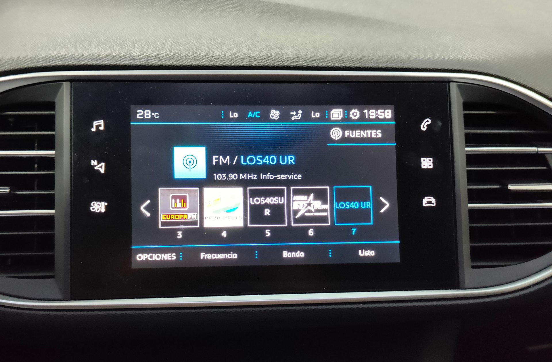 Peugeot 308 BlueHDi 130 Allure - foto 32