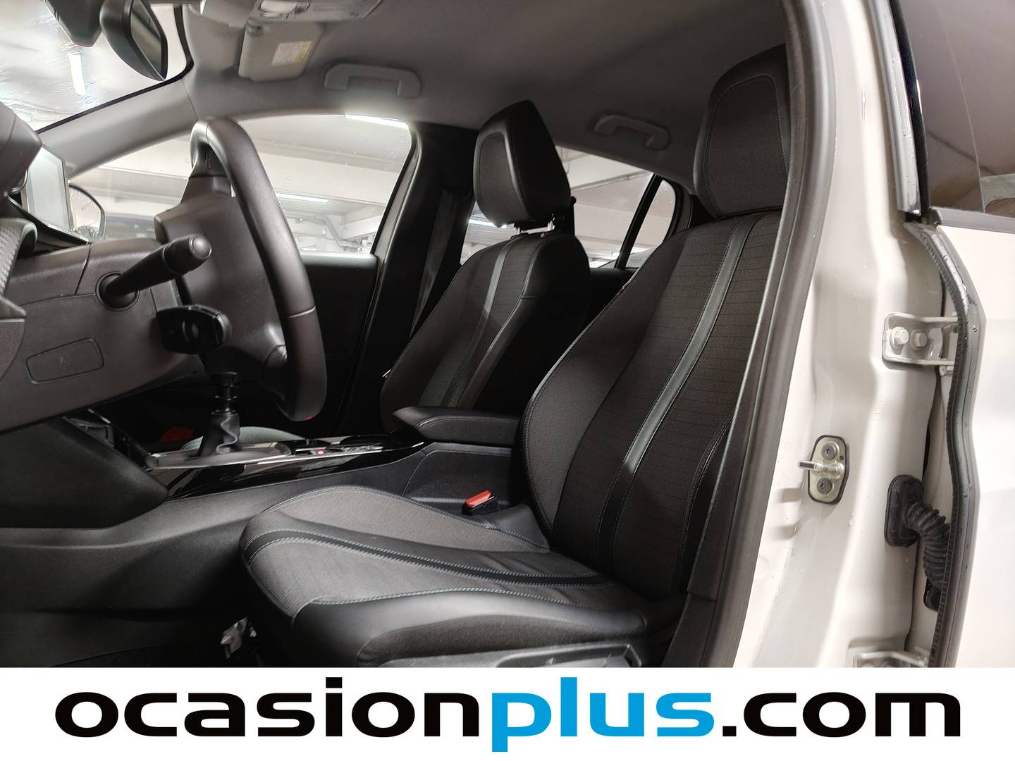 Foto asientos delanteros Peugeot 208 Peugeot 208 PureTech 100 Allure Pack (100 CV)