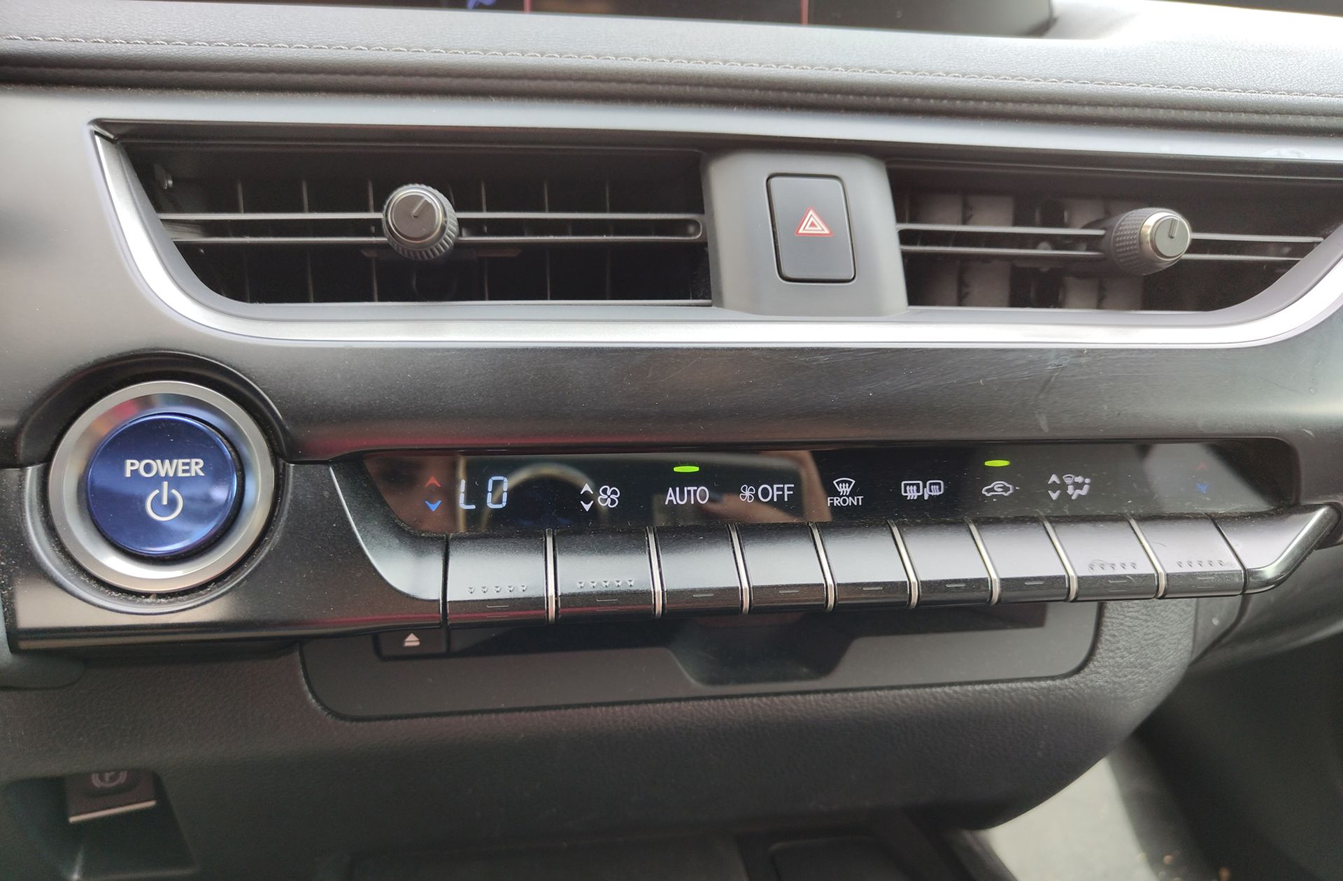 Lexus UX 250h Business 2WD - foto 24