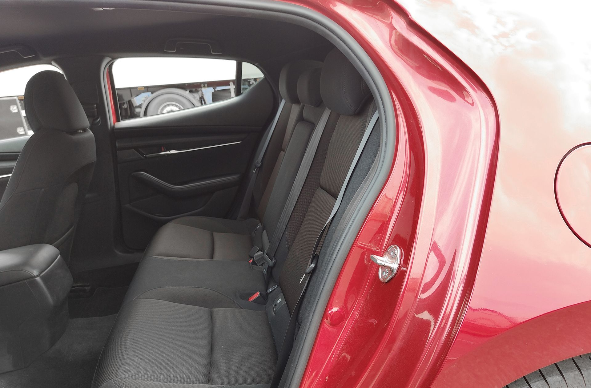 Mazda Mazda3 2.0 e-Skyactiv-G Evolution - foto 12