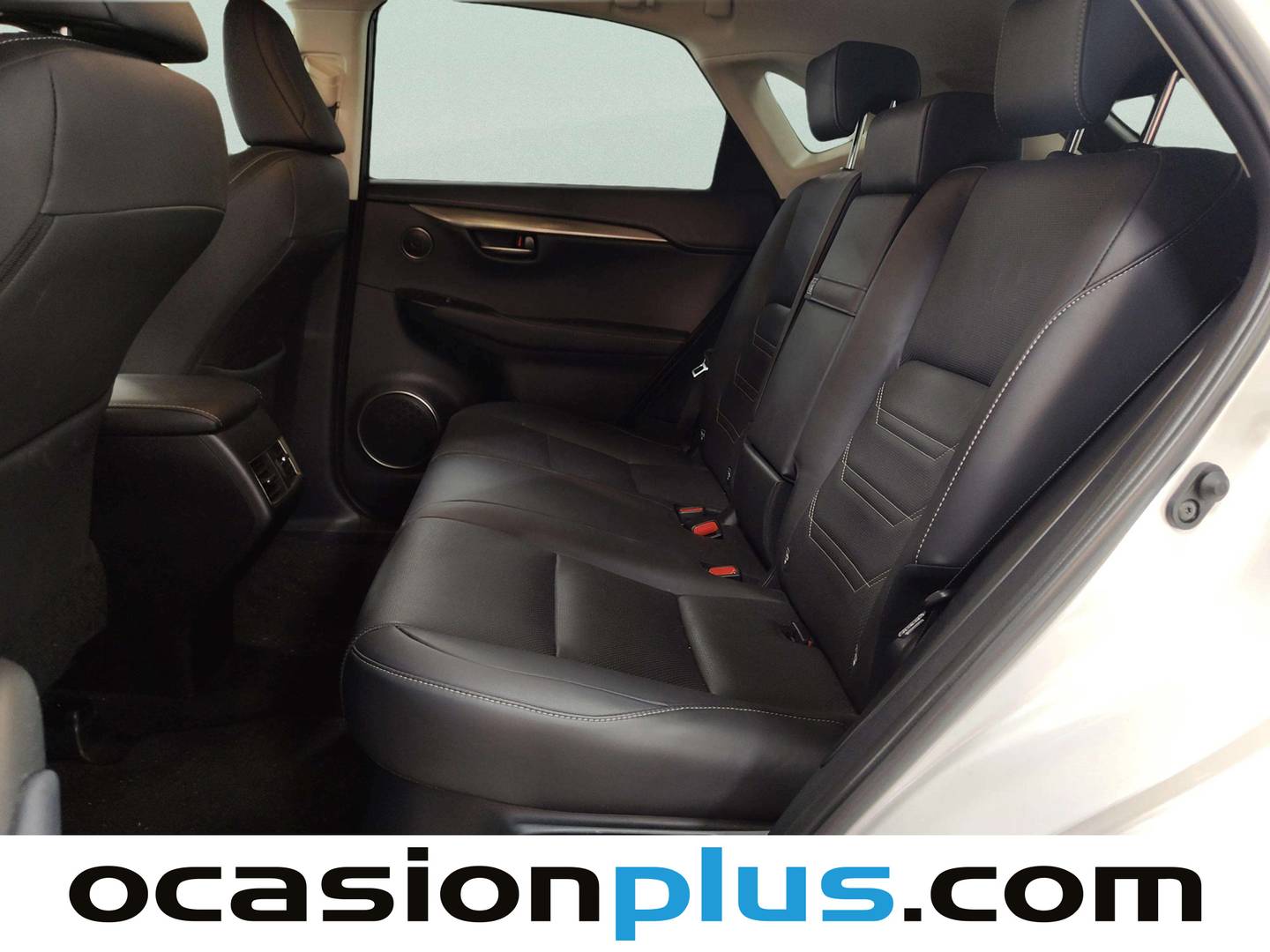 Foto asientos traseros Lexus NX Lexus NX 300h Executive Navigation 4WD (197 CV)