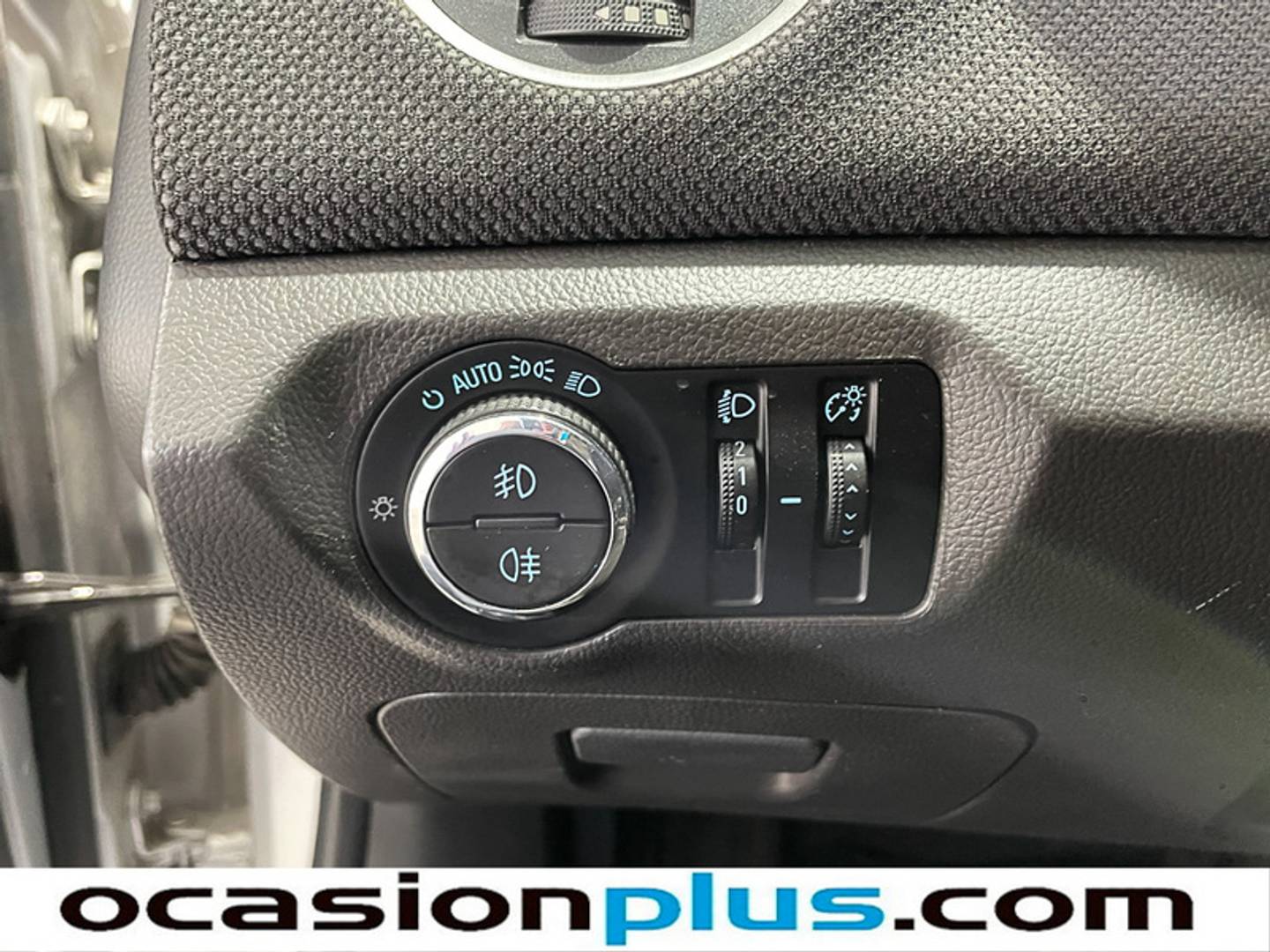 Foto Chevrolet Cruze Chevrolet Cruze 2.0 VCDi LTZ Auto (163 CV)