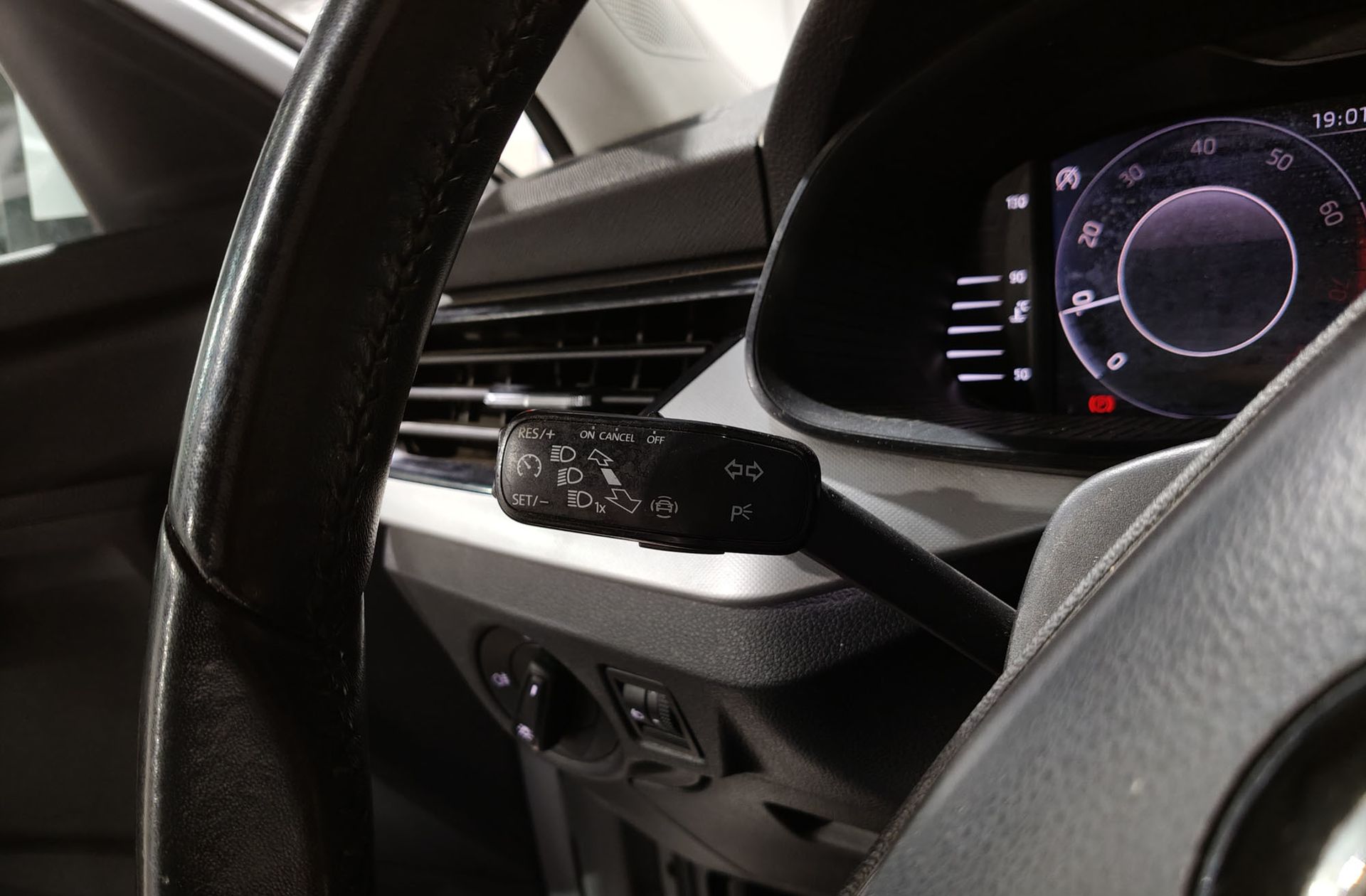 Škoda Kamiq 1.0 TSI Ambition - foto 23