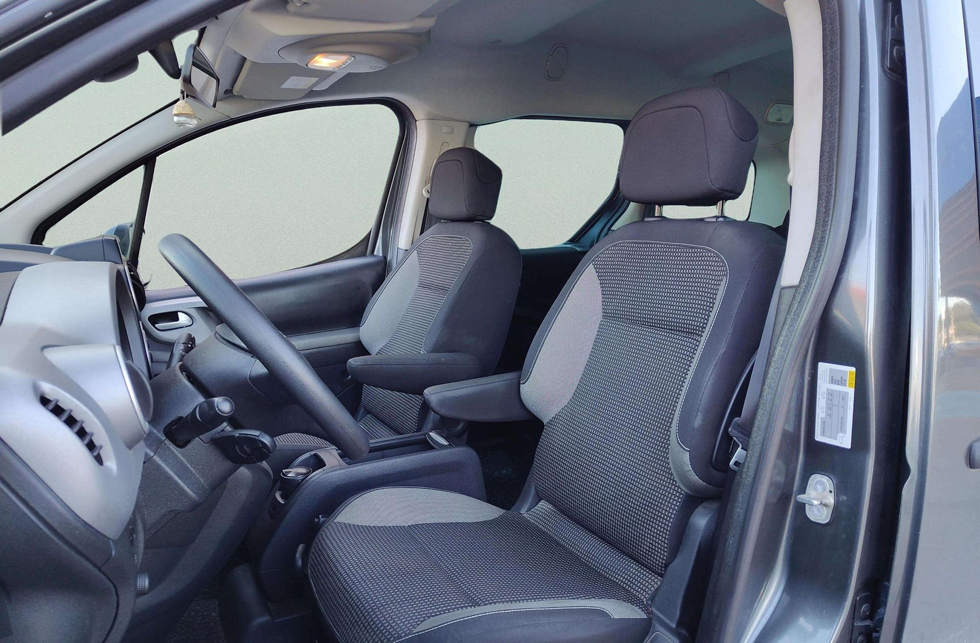 Peugeot Partner Tepee BlueHDi 100 Outdoor - foto 11