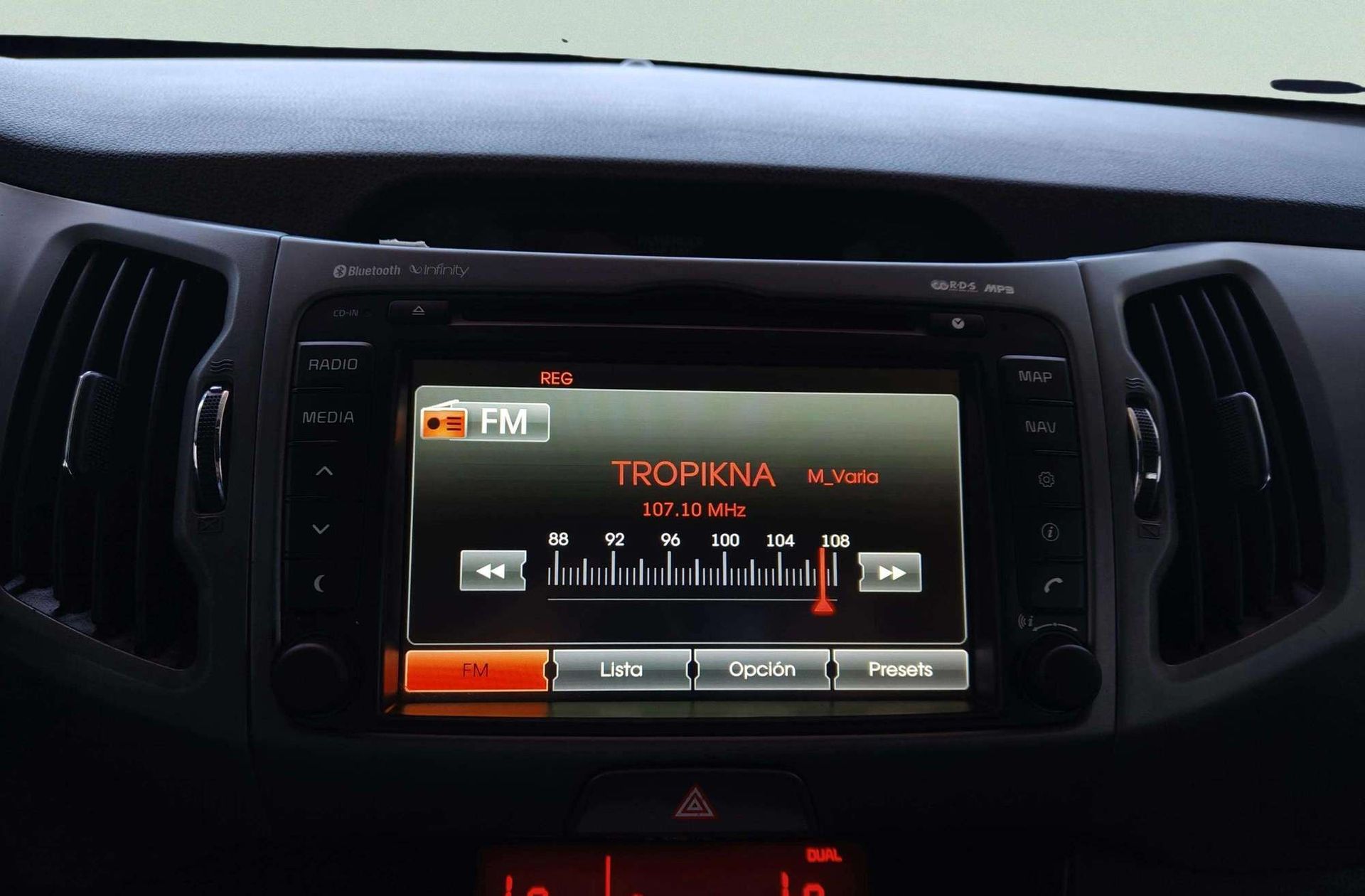 Kia Sportage 1.7 CRDi VGT x-Tech Eco-Dynamic 4x2 - foto 31