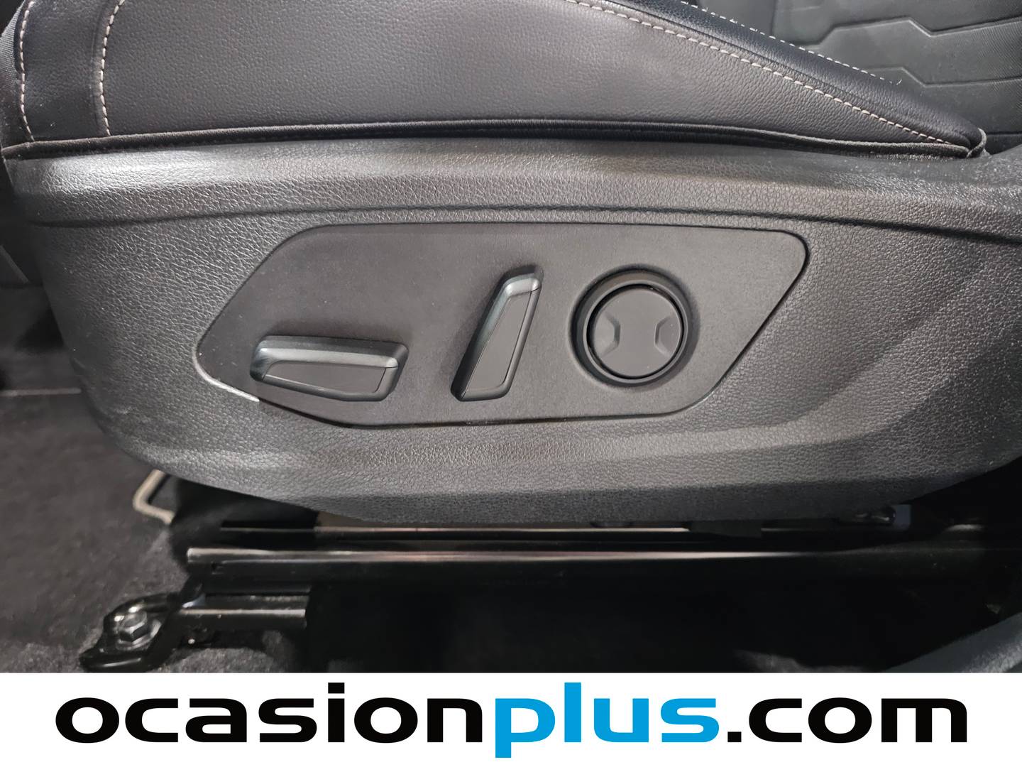 Equipamiento del KIA Sportage KIA Sportage 1.6 T-GDi MHEV Tech 4x2 (150 CV)