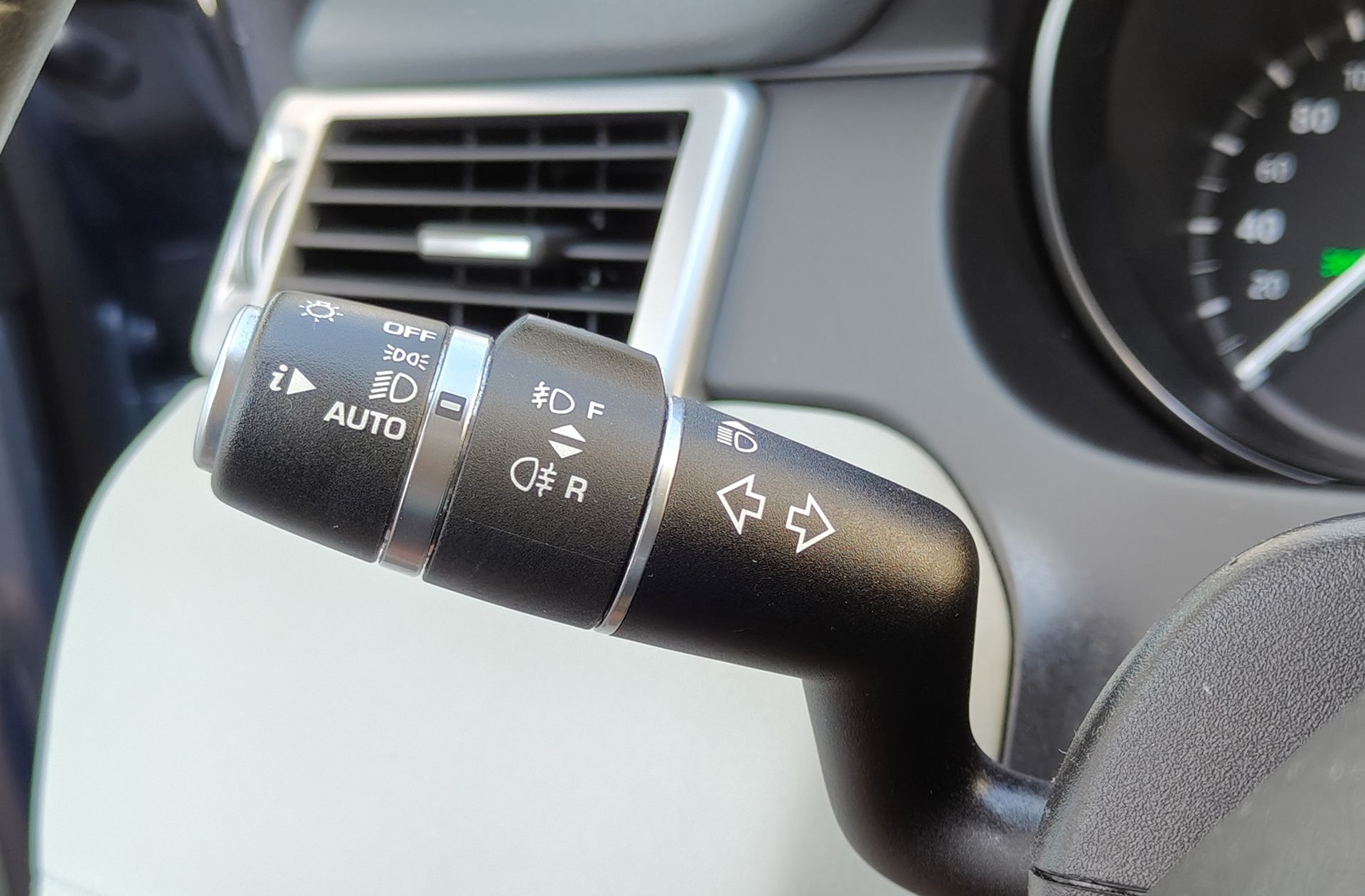 Land Rover Discovery Sport 2.0L SD4 SE 4WD 7 plazas - foto 27