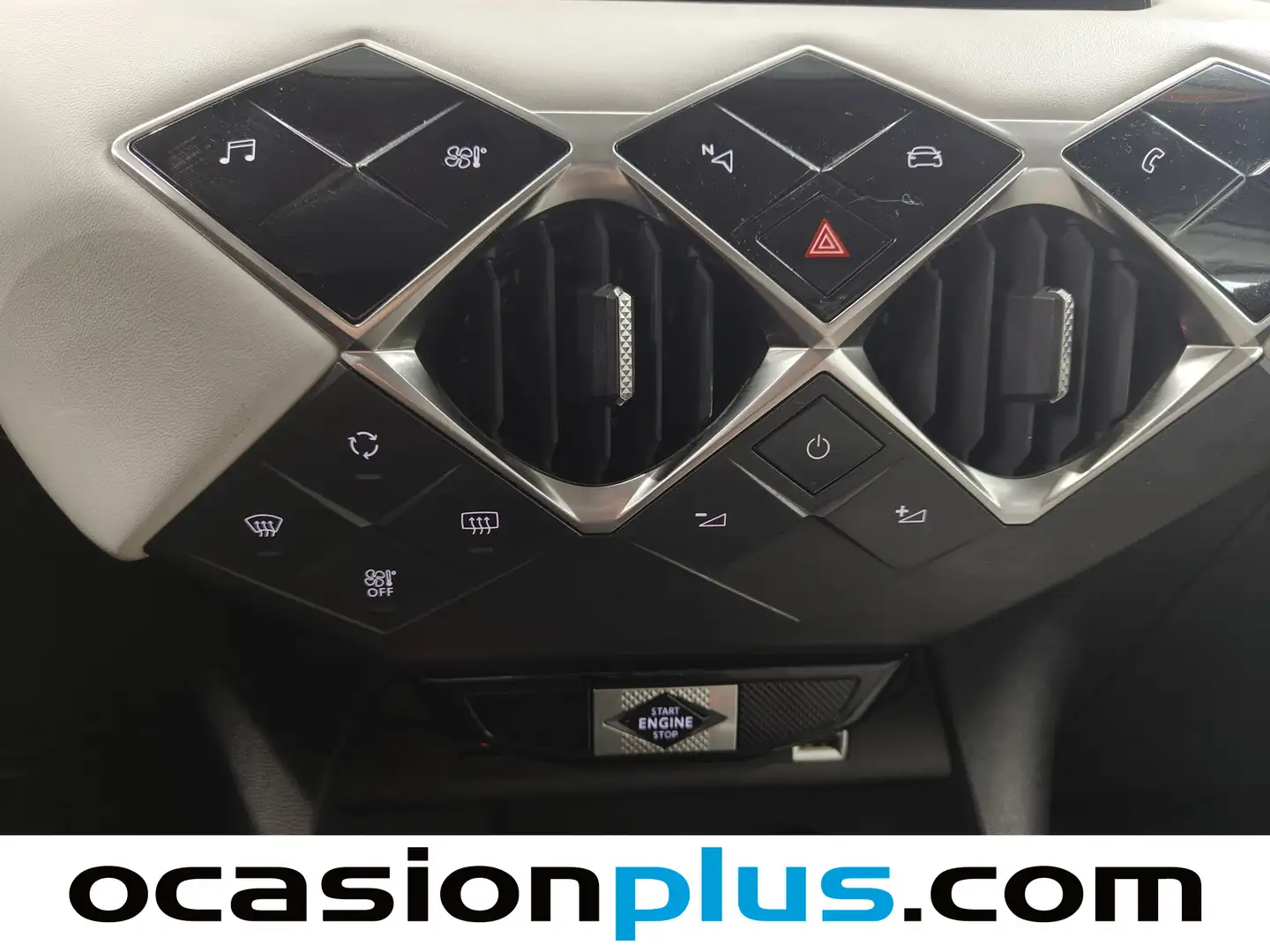 Foto DS DS 3 Crossback DS DS3 Crossback BlueHDi 110 So Chic  (110 CV)