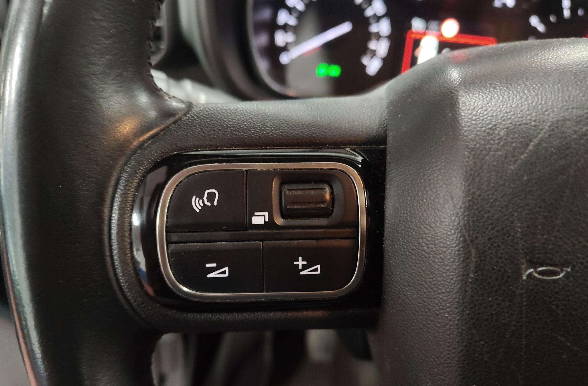 Citroën Berlingo BlueHDi 100 Talla M Shine - foto 25