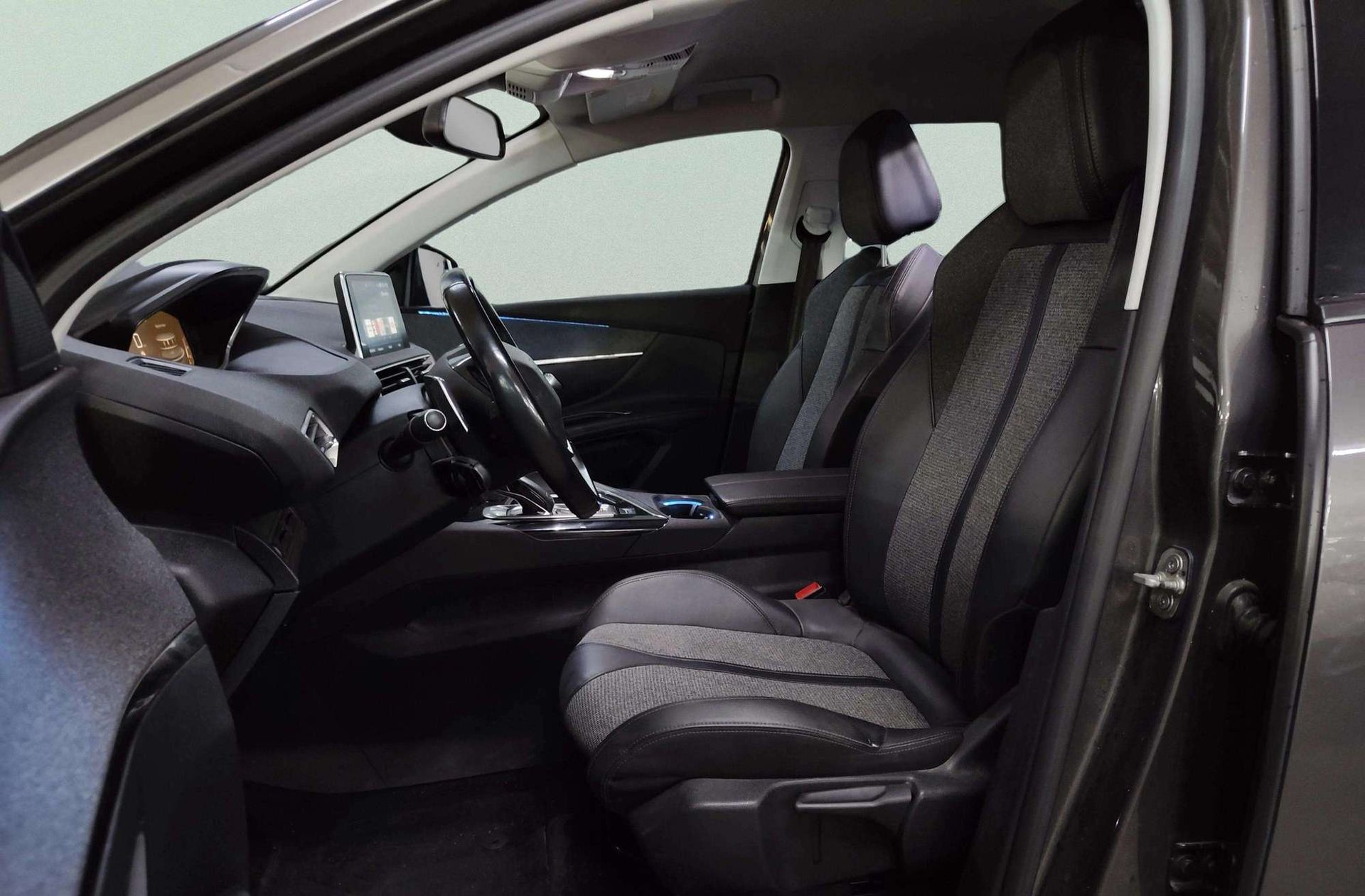 Peugeot 5008 PureTech 130 Allure EAT8 - foto 13