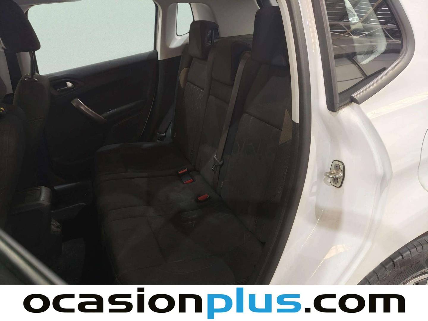 Foto asientos traseros Peugeot 2008 Peugeot 2008 e-HDI 92 Active (92 CV)