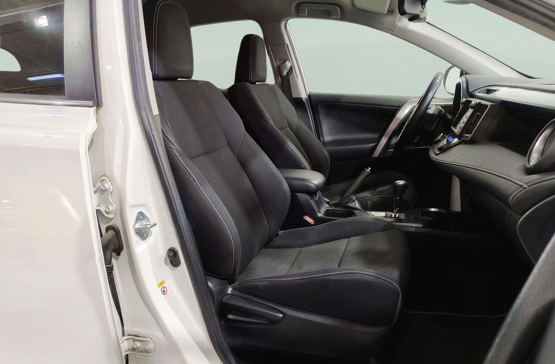 Toyota RAV4 2.5l hybrid Advance Pack Drive 2WD - foto 20