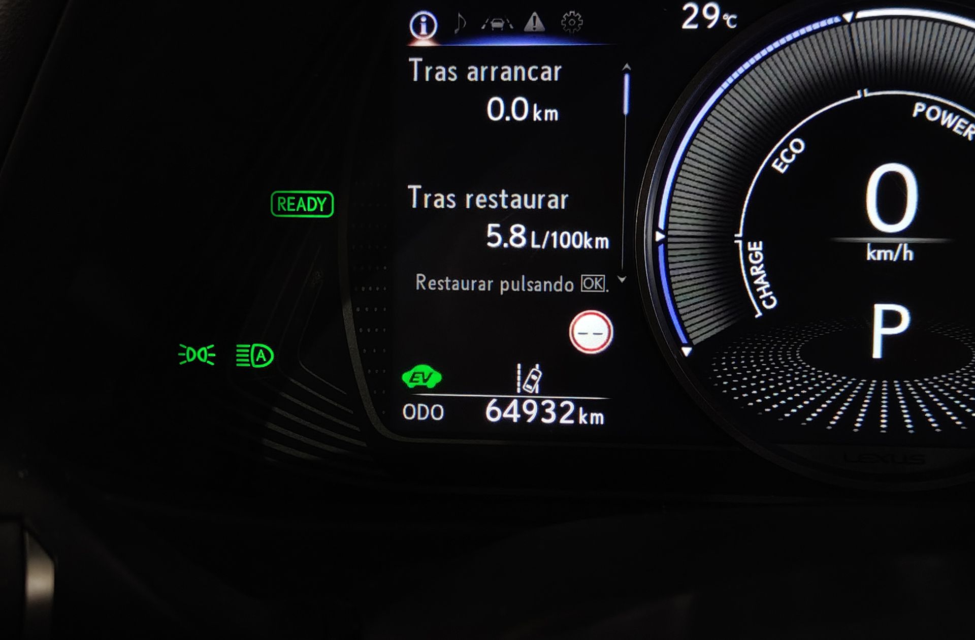 Lexus UX 250h Business 2WD - foto 8