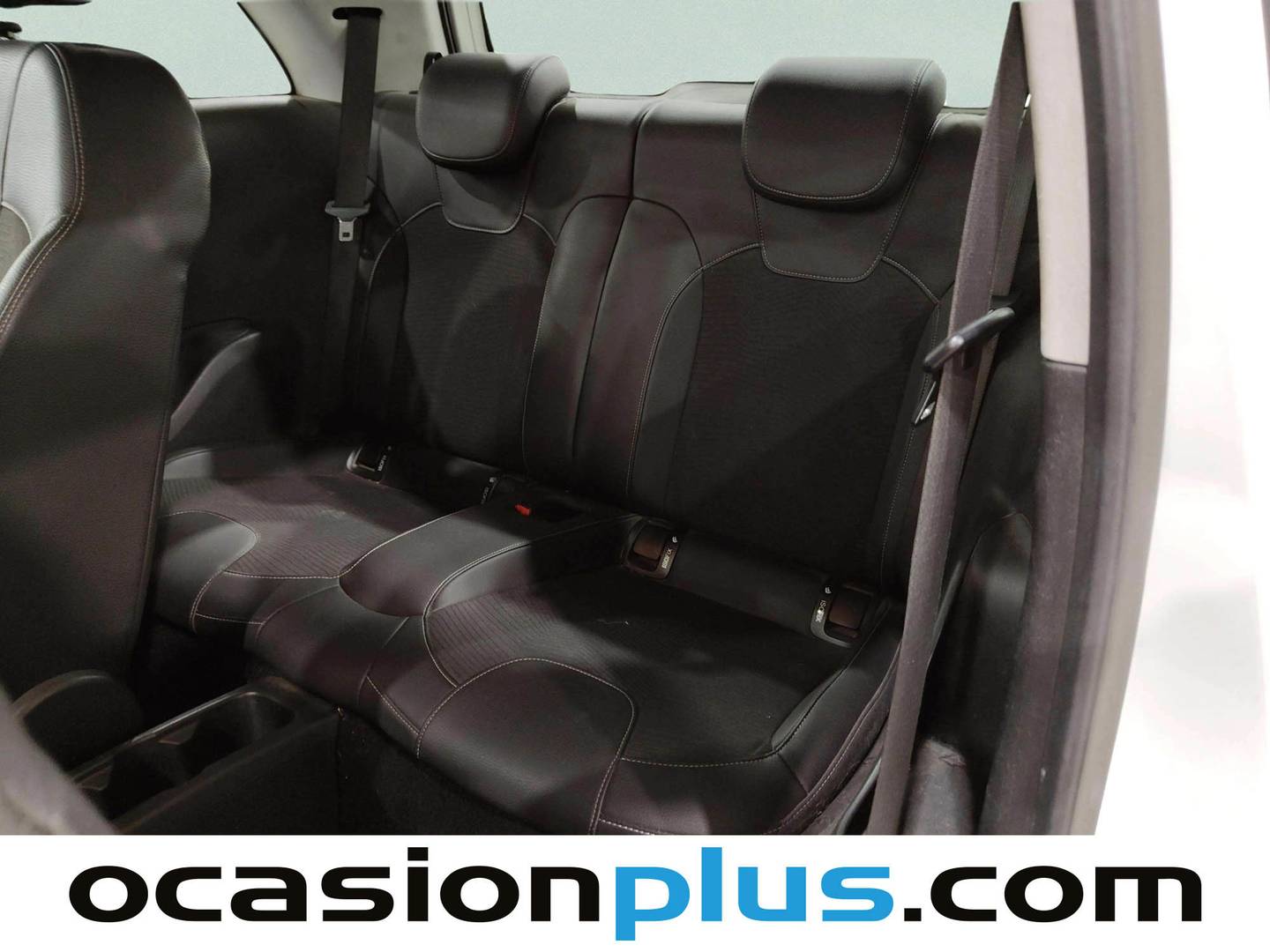 Foto asientos traseros Opel Adam Opel Adam 1.4 XEL White/Black Link (87 CV)
