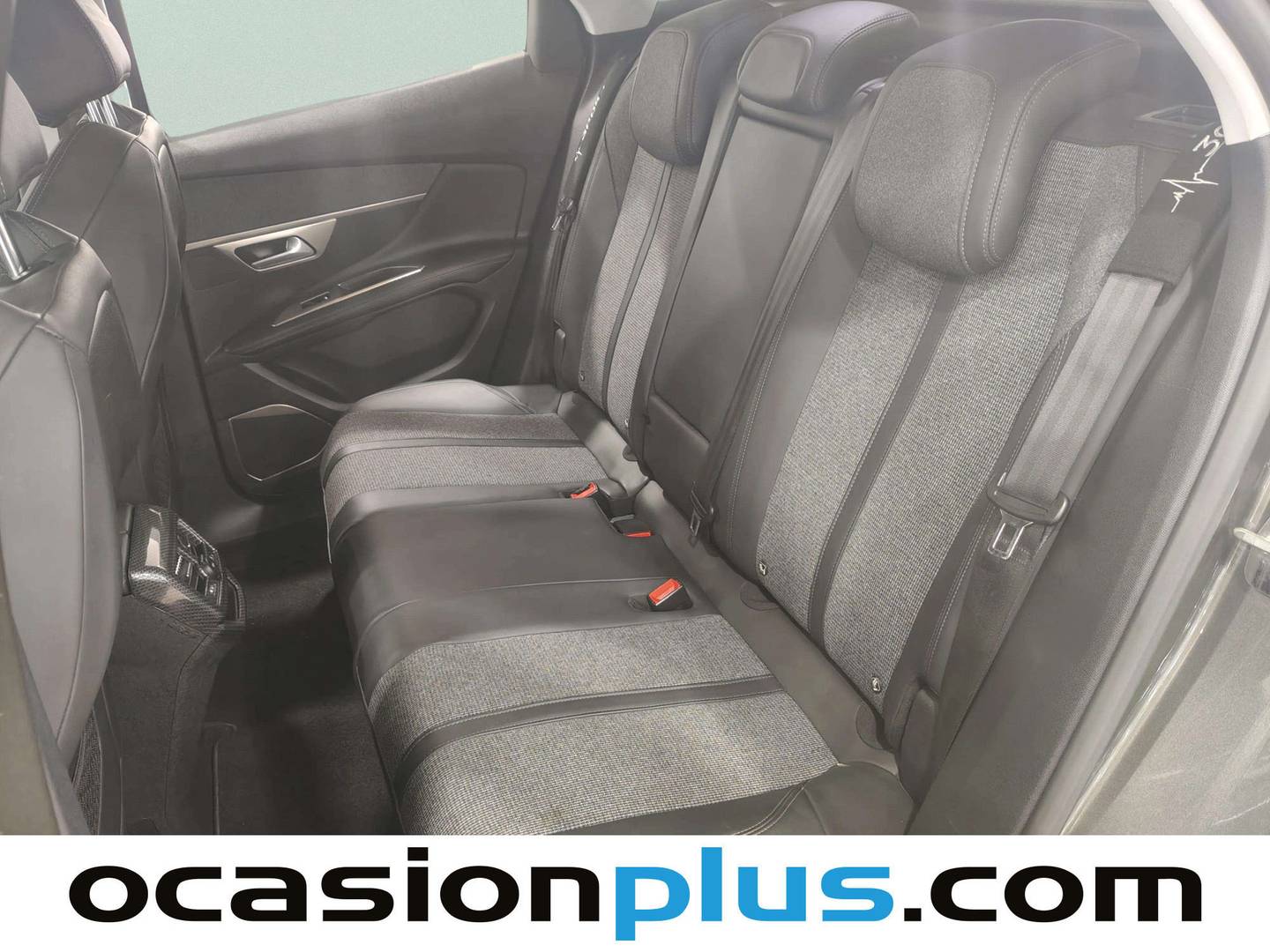 Foto asientos traseros Peugeot 3008 Peugeot 3008 PureTech 130 S&S Allure (130 CV)